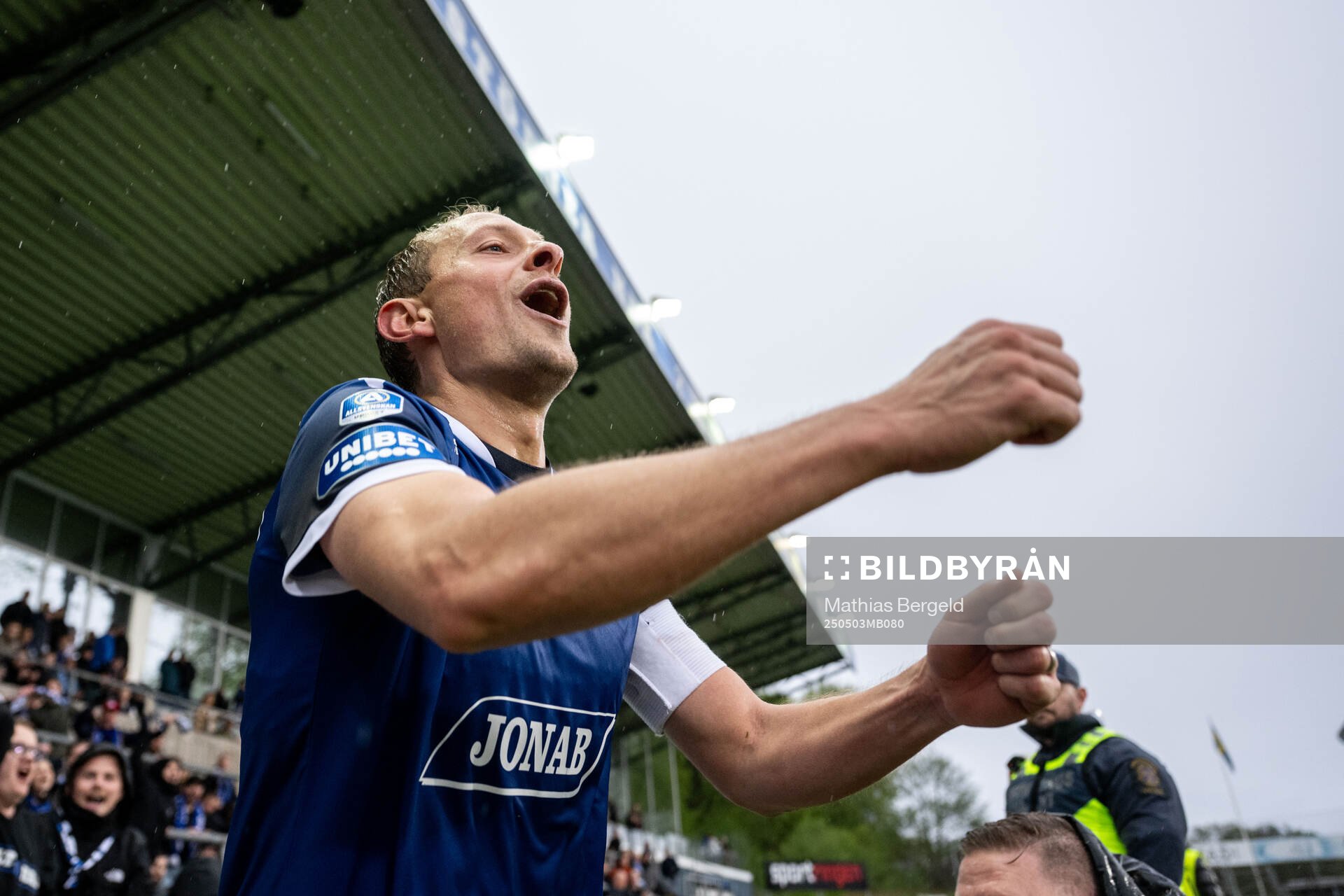 Halmstads Joel Allansson jublar efter fotbollsmatchen i Allsvenskan mellan Halmstad och Värnamo den 3 maj 2025 i Halmstad. 