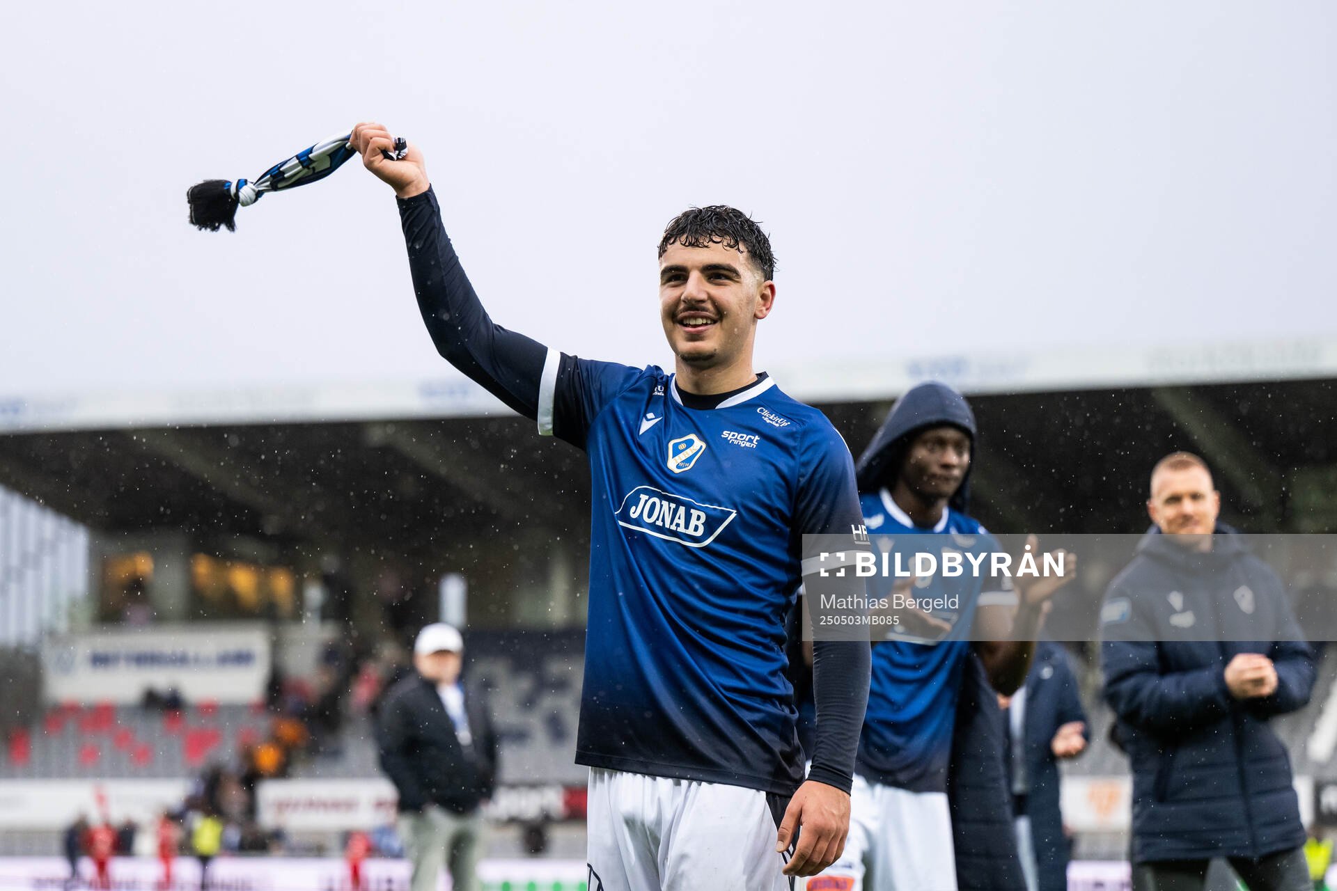 Halmstads Bleon Kurtulus jublar efter fotbollsmatchen i Allsvenskan mellan Halmstad och Värnamo den 3 maj 2025 i Halmstad. 
