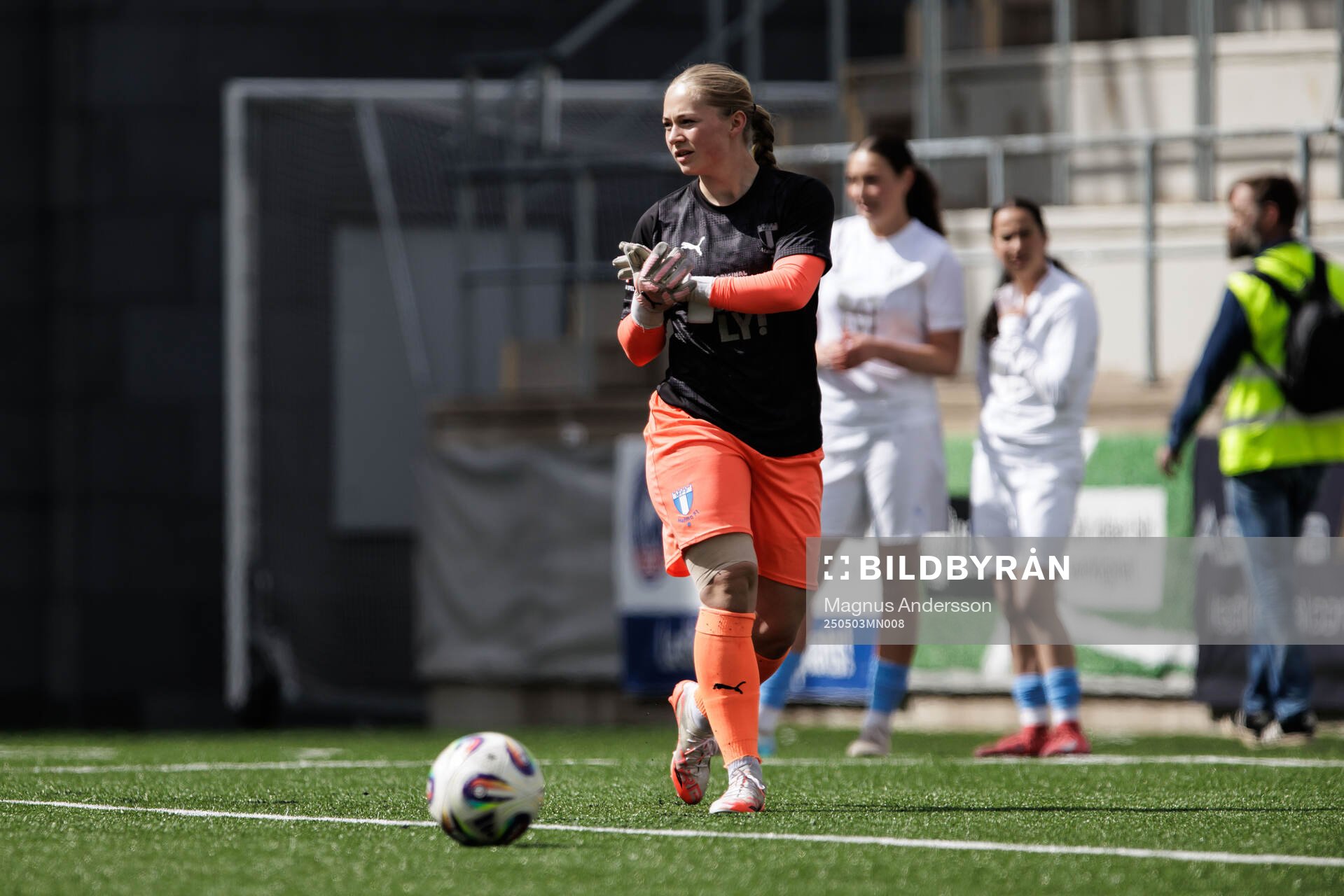 Malmö FFs målvakt Emelie Borg inför fotbollsmatchen i Damallsvenskan mellan Linköping och Malmö FF den 3 maj 2025 i Linköping. 