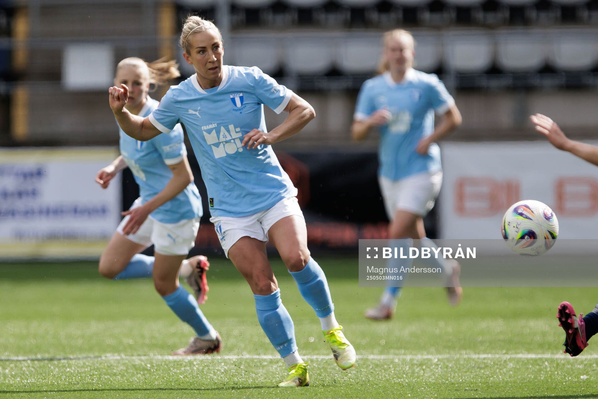 Malmö FFs Mia Persson under fotbollsmatchen i Damallsvenskan mellan Linköping och Malmö FF den 3 maj 2025 i Linköping. 