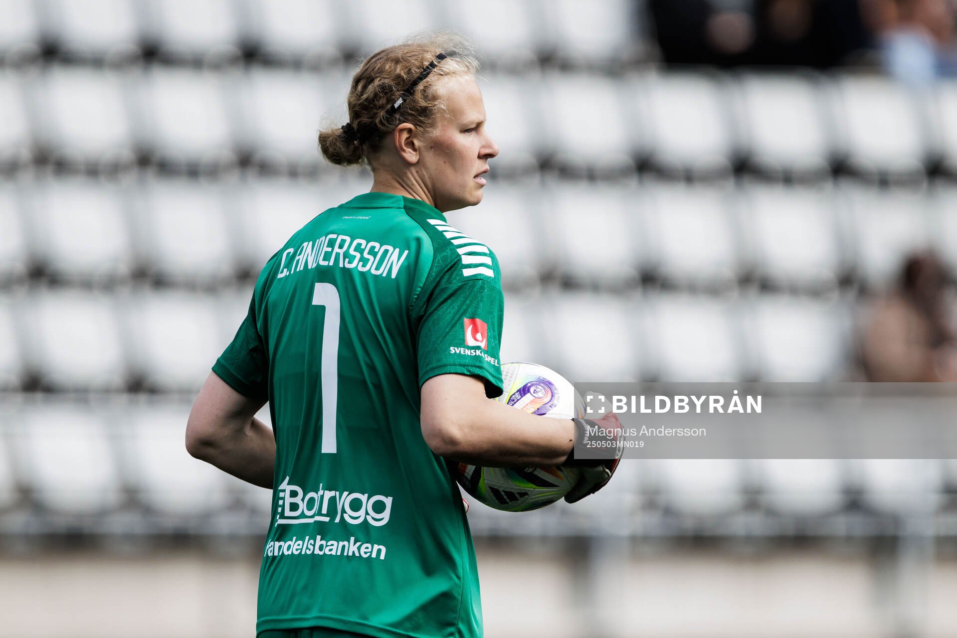 Linköpings målvakt Cajsa Andersson under fotbollsmatchen i Damallsvenskan mellan Linköping och Malmö FF den 3 maj 2025 i Linköping.