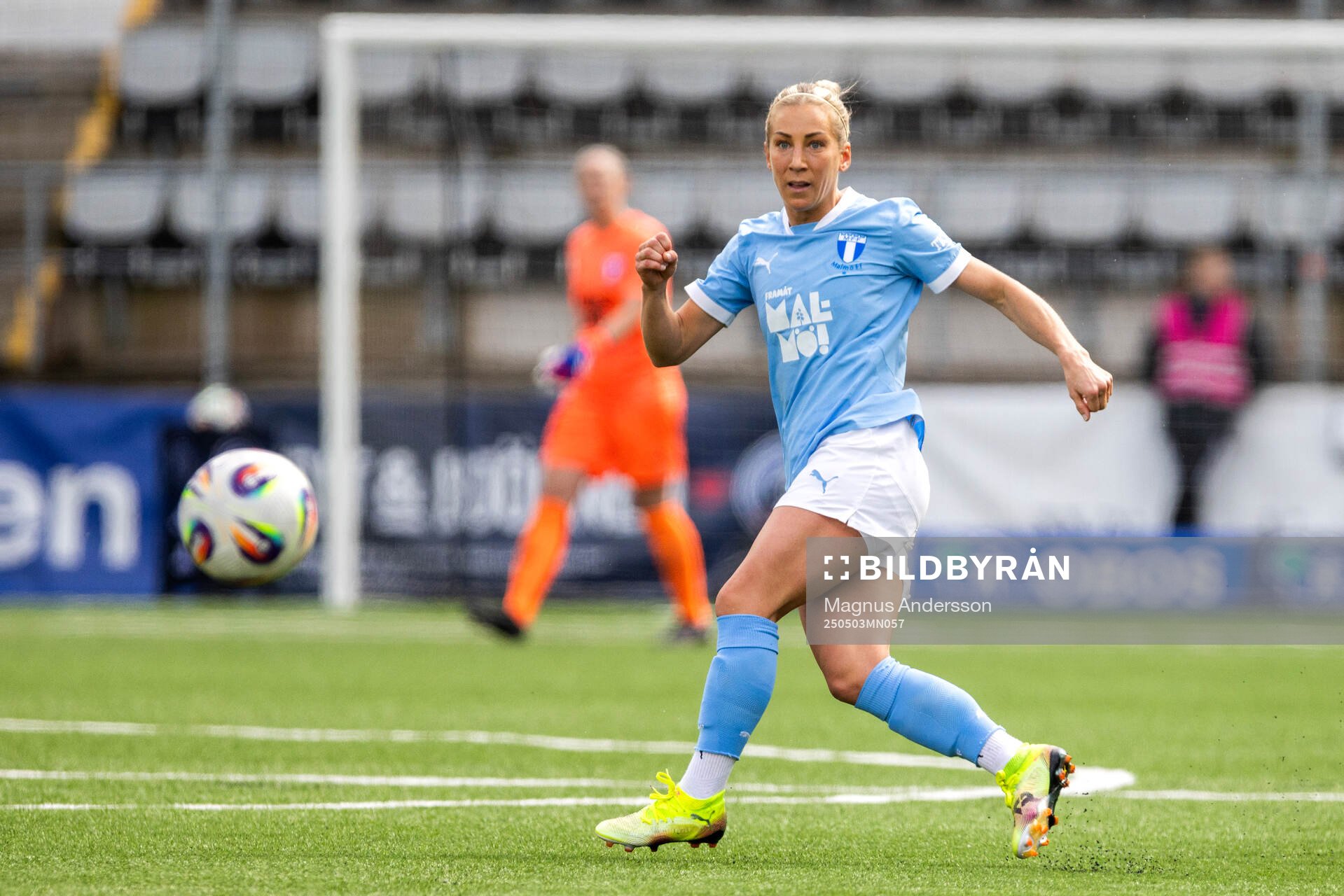Malmö FFs Mia Persson under fotbollsmatchen i Damallsvenskan mellan Linköping och Malmö FF den 3 maj 2025 i Linköping. 