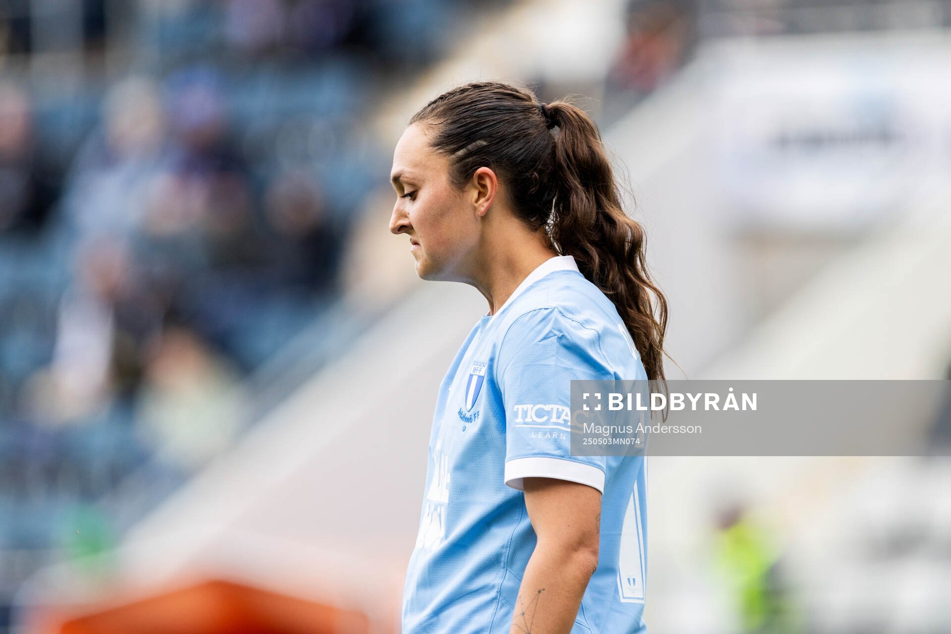 Malmö FFs Isabella D'Aquila under fotbollsmatchen i Damallsvenskan mellan Linköping och Malmö FF den 3 maj 2025 i Linköping. 