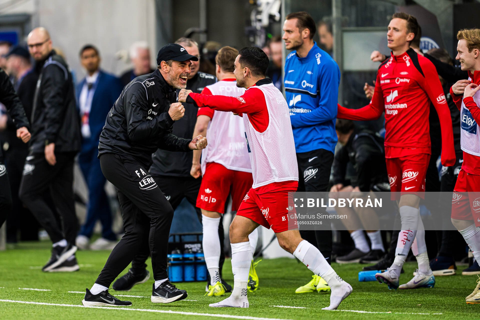 Freyr Alexandersson, head coach of Brann, and Niklas Castro of Brann celebrates at the final whistle after the Eliteserien match between Rosenborg and Molde on May 3, 2025 in Oslo.