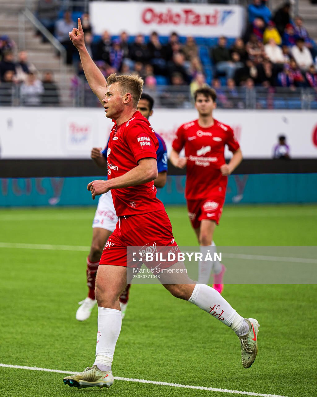 Aune Heggebø of Brann celebrates after scoring the 2-4 goal during the Eliteserien match between Vålerenga and Brann on May 3, 2025 in Oslo.