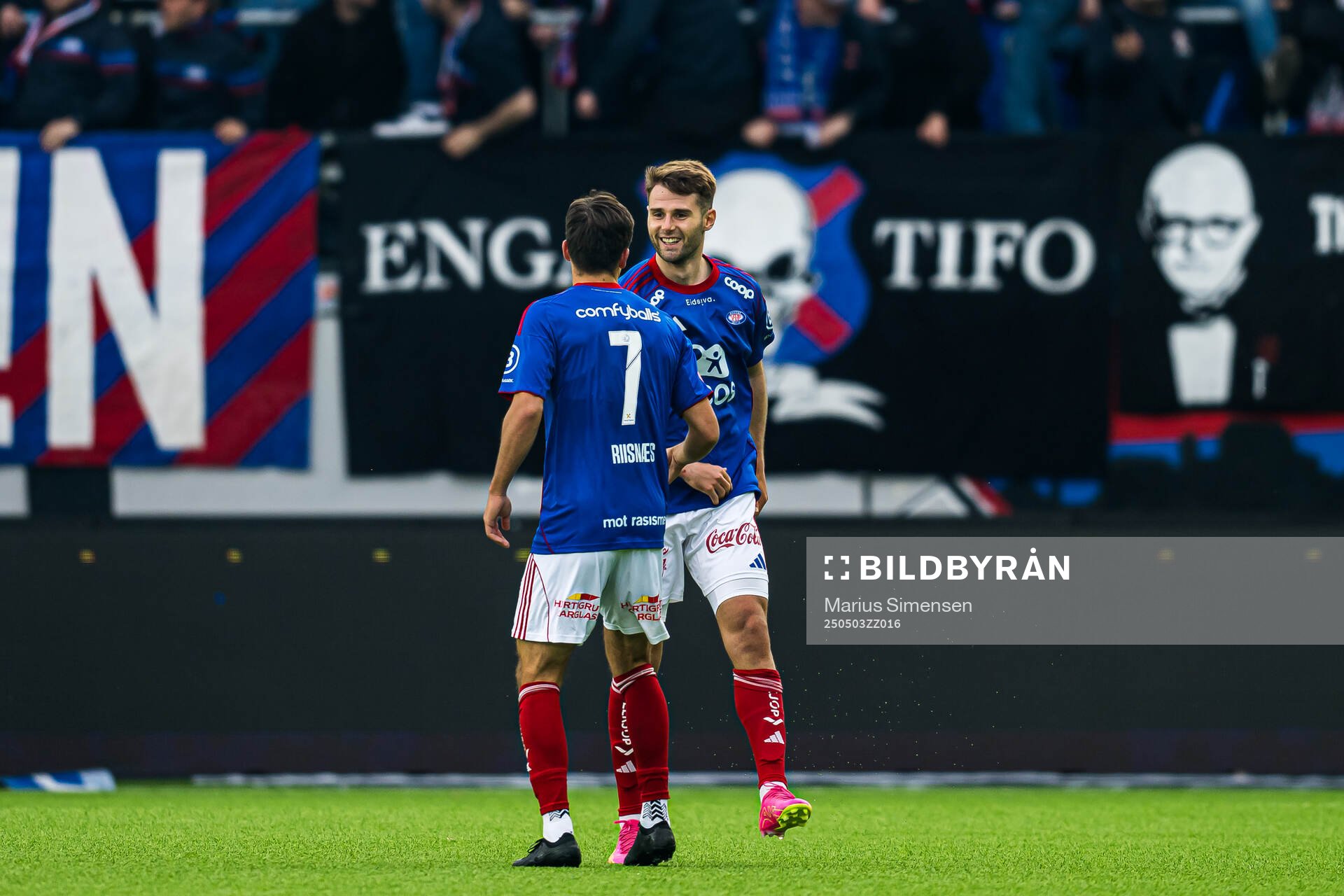 Muamer Brajanac of Vålerenga celebrates