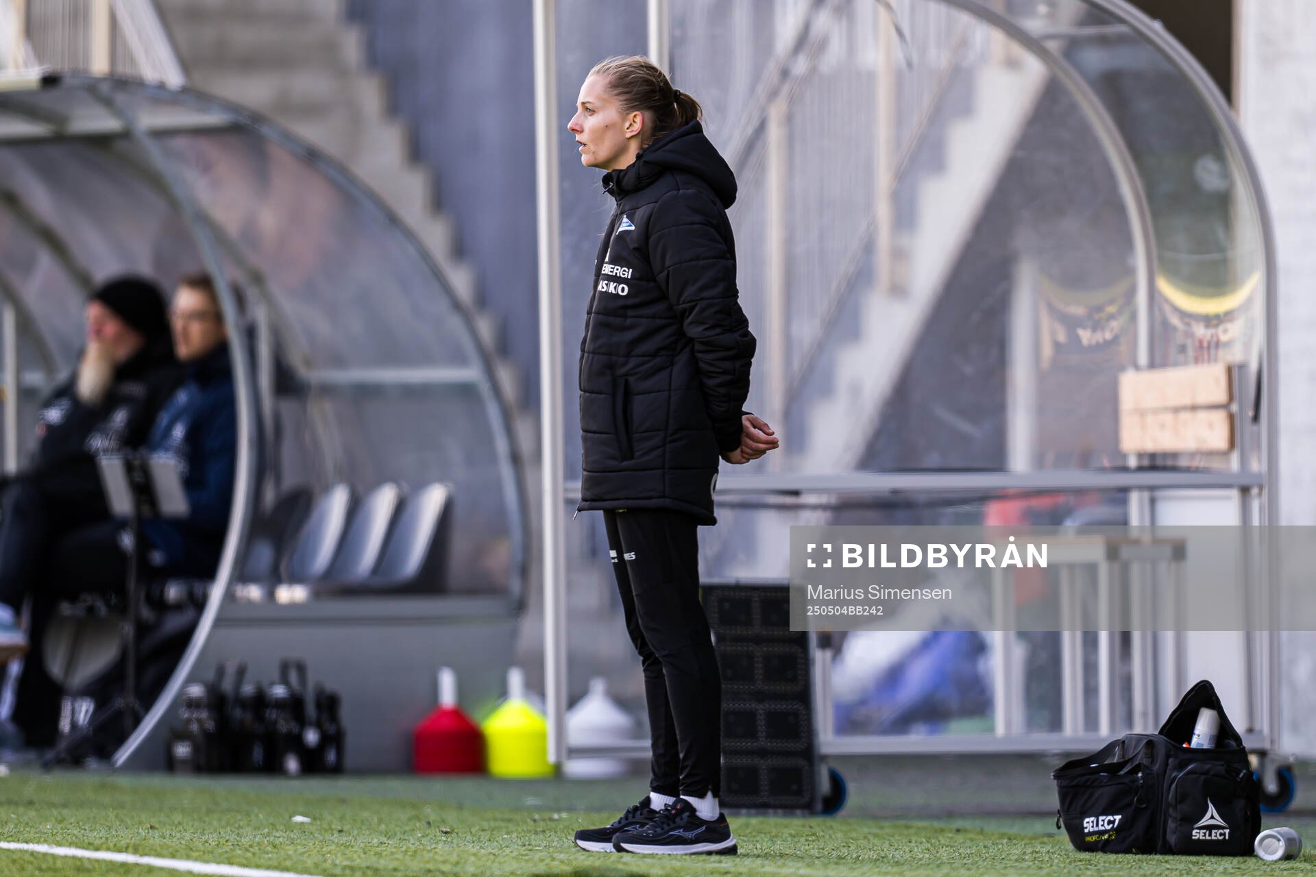 Isabella Hayes Sundby, head coach of Start, during the 1. division football match between Åsane and Start on May 4, 2025 in Bergen.