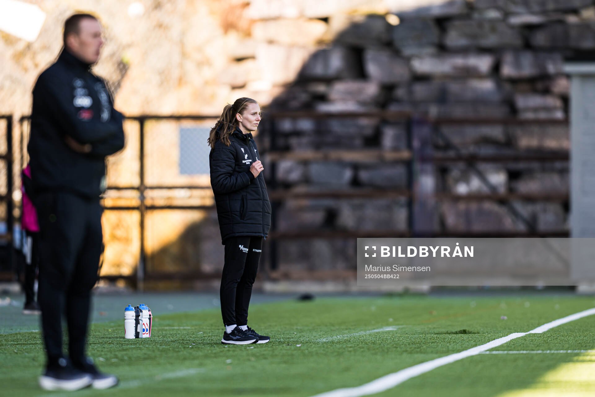 Isabella Hayes Sundby, head coach of Start, during the 1. division football match between Åsane and Start on May 4, 2025 in Bergen.