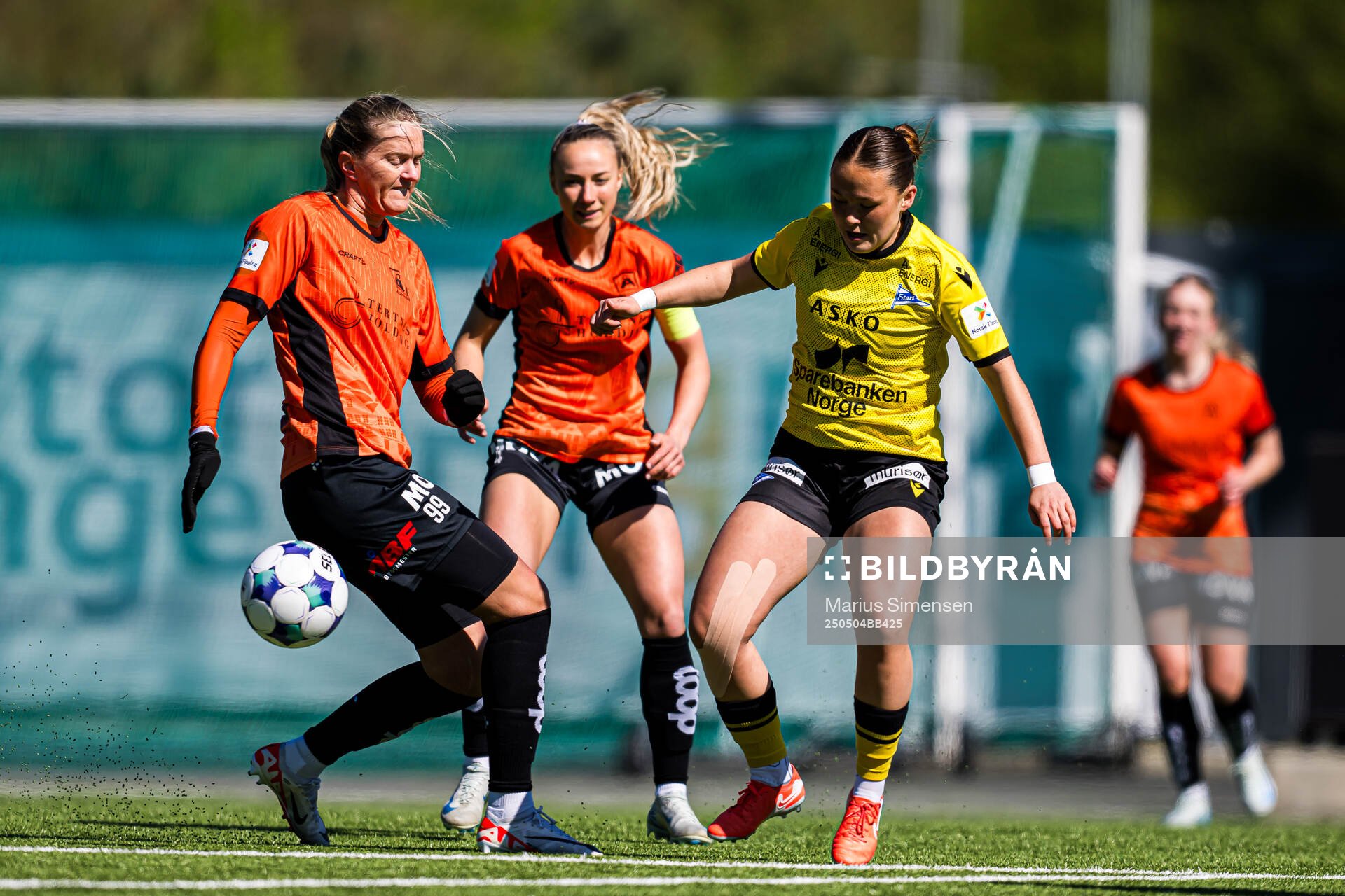 Maria Dybwad Brochmann of Åsane and Mia Olsen Leinan of