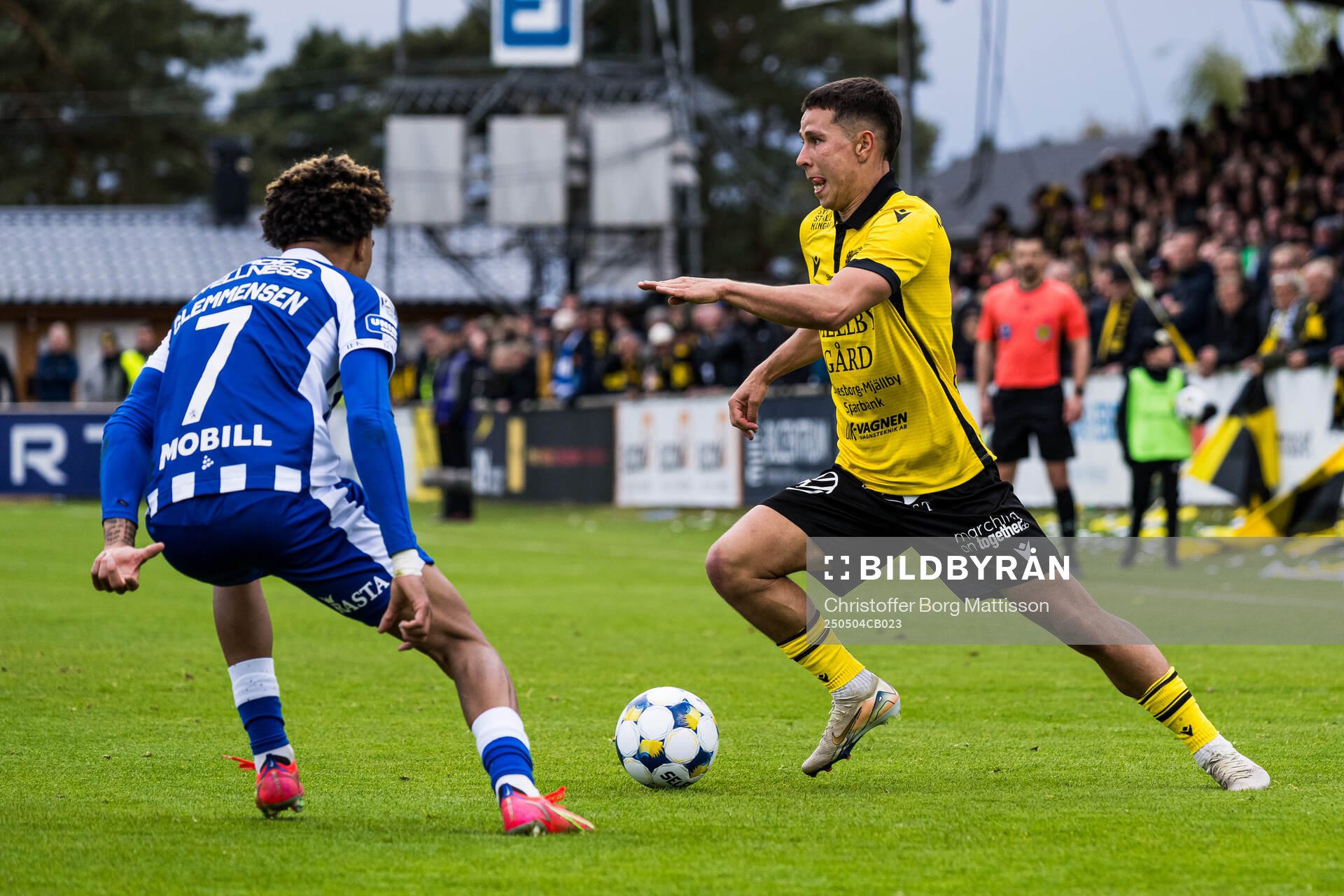 Mjällbys Nicklas Røjkjær under fotbollsmatchen i Allsvenskan mellan Mjällby och IFK Göteborg den 4 maj 2025 i Hällevik. 