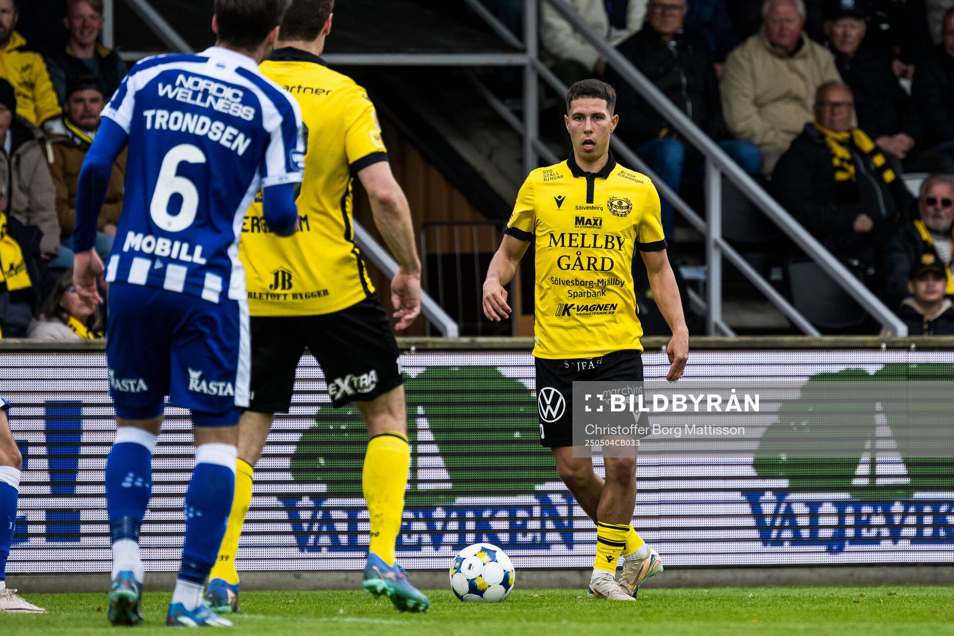 Mjällbys Nicklas Røjkjær under fotbollsmatchen i Allsvenskan mellan Mjällby och IFK Göteborg den 4 maj 2025 i Hällevik. 