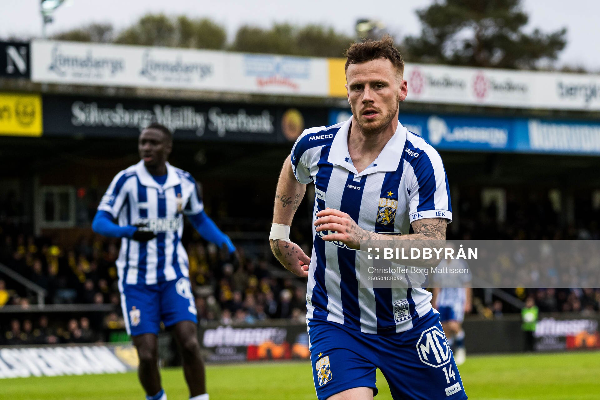 IFK Göteborgs Tobias Heintz under fotbollsmatchen i Allsvenskan mellan Mjällby och IFK Göteborg den 4 maj 2025 i Hällevik.