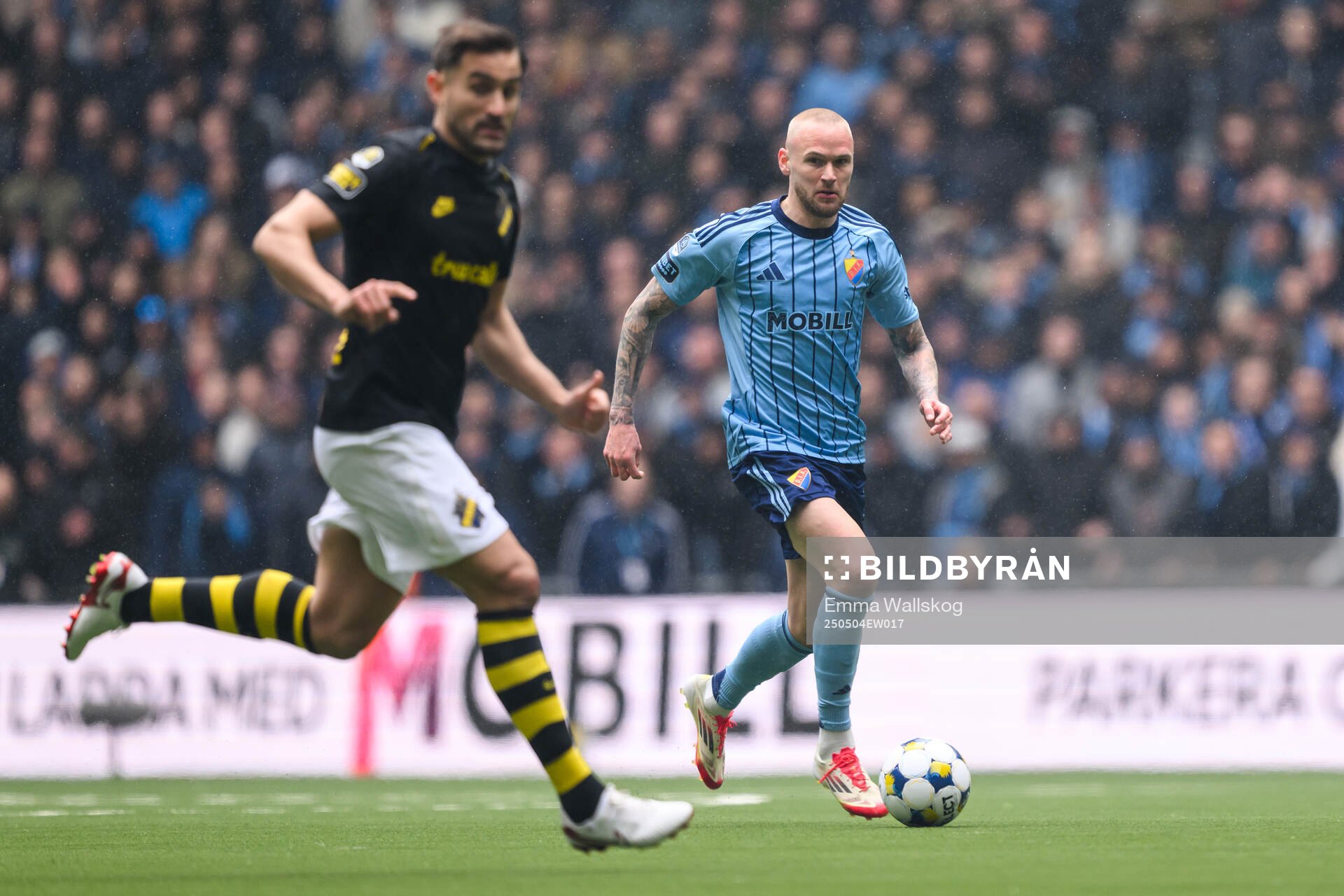 Djurgårdens Adam Ståhl under fotbollsmatchen i Allsvenskan mellan Djurgården och AIK den 4 maj 2025 i Stockholm. 