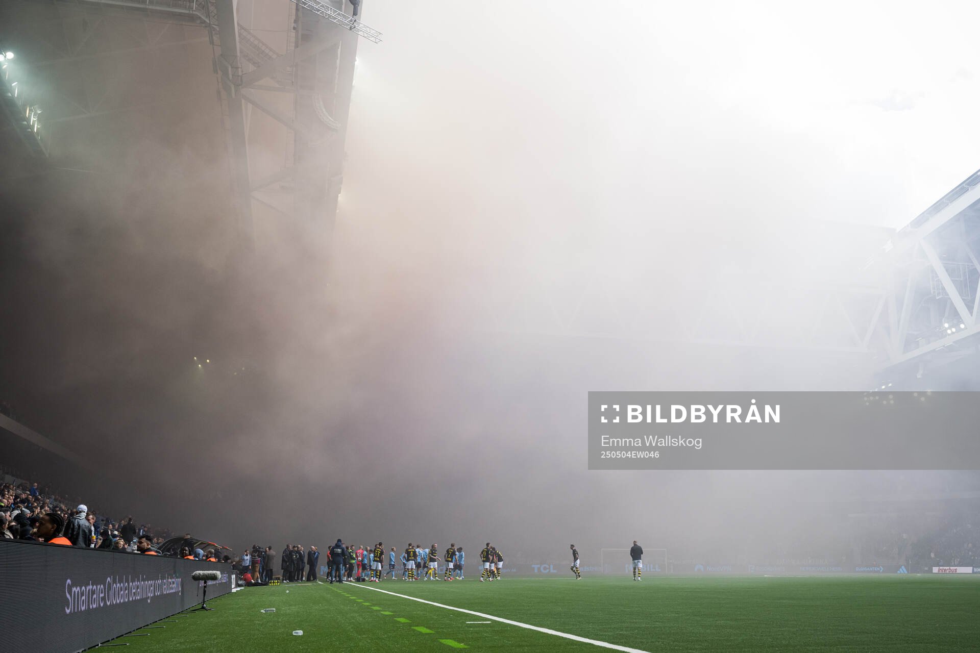 Tillfälligt avbrott på grund av rök från pyroteknik