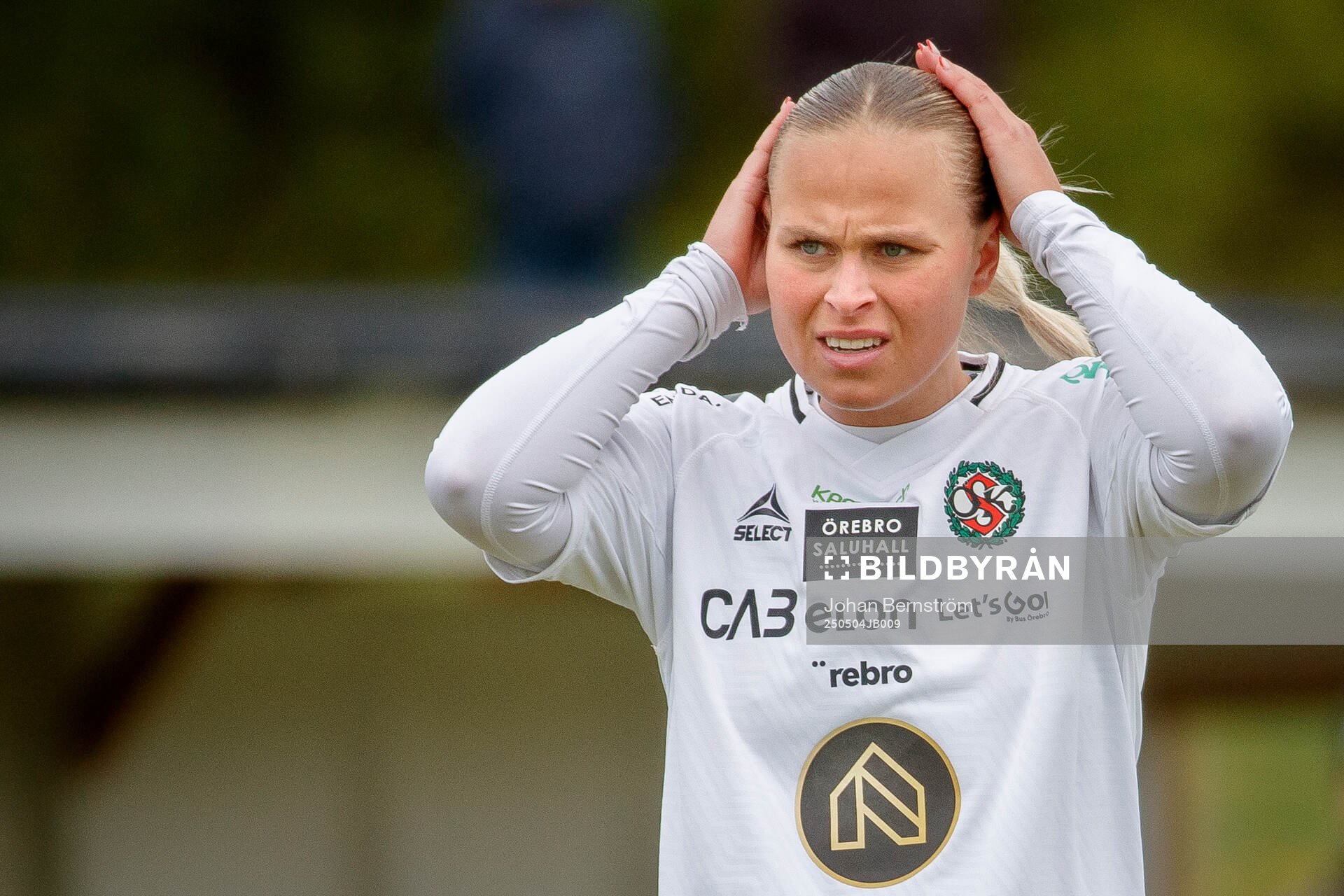 Örebro SKs Molly Wiklander under fotbollsmatchen i Elitettan mellan Örebro SK och Eskilstuna United den 4 maj 2025 i Örebro. 