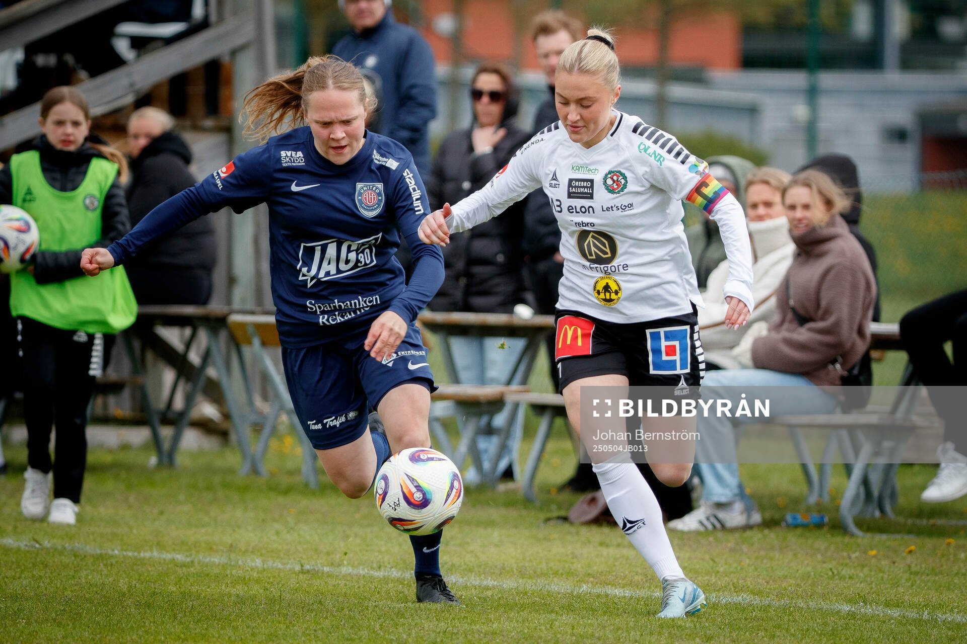 Eskilstuna Uniteds Stina Niklasson och Örebro SKs Nora