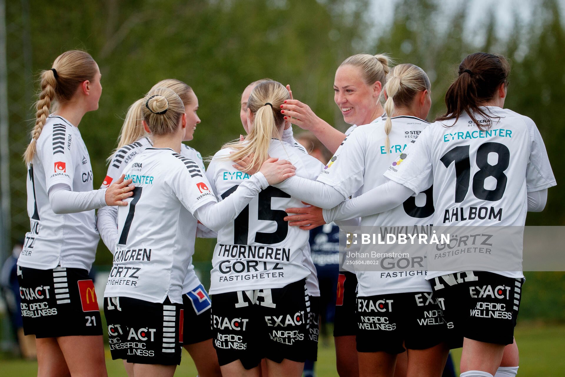 Jubel vid Örebro SKs Nellie Törngren 1-2 mål under fotbollsmatchen i Elitettan mellan Örebro SK och Eskilstuna United den 4 maj 2025 i Örebro.