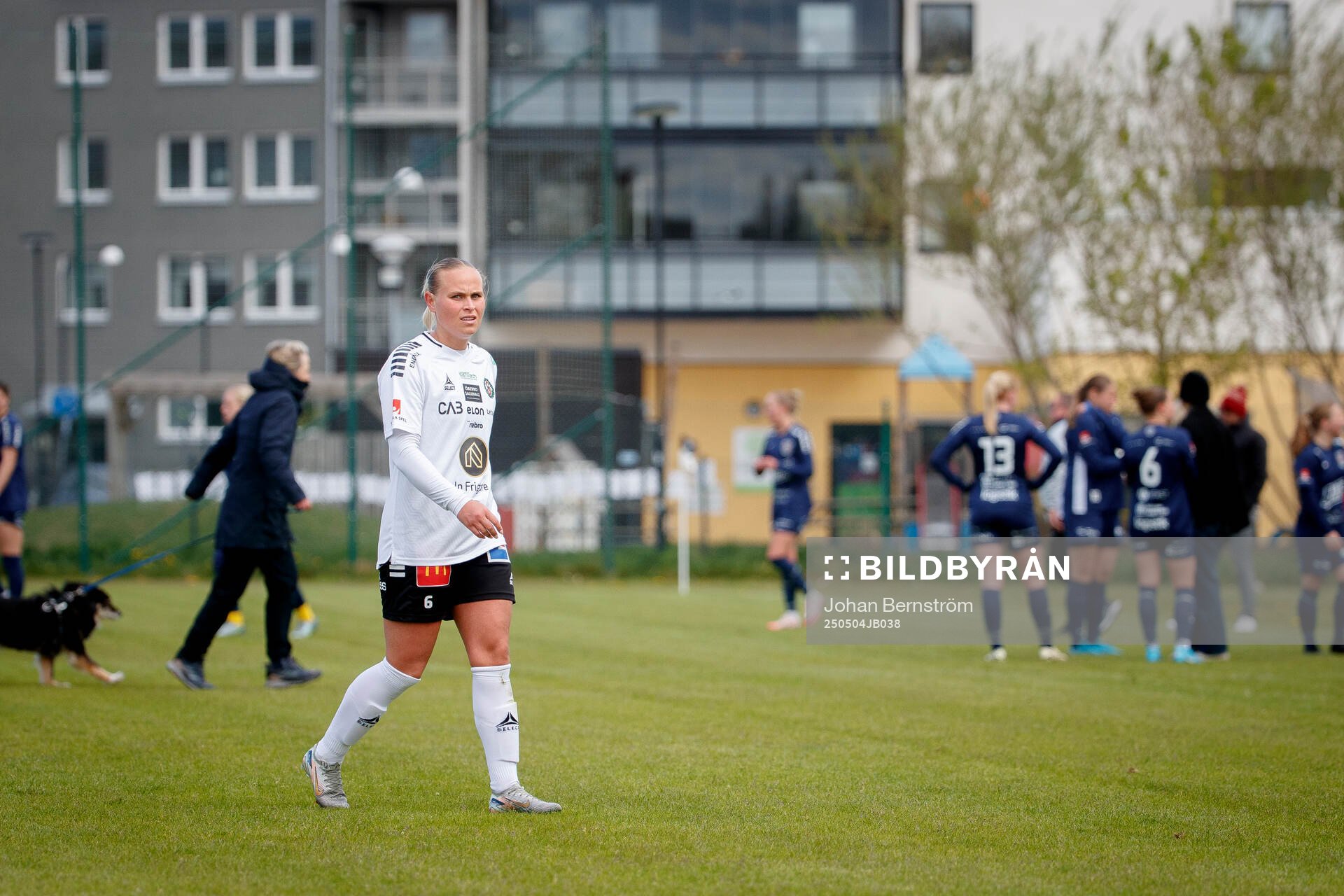 Örebro SKs Molly Wiklander deppar
