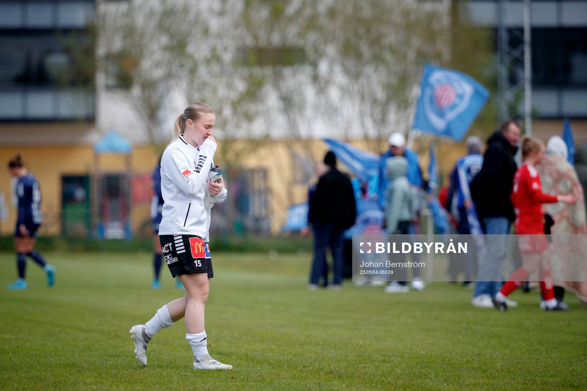 Örebro SKs Nellie Törngren deppar