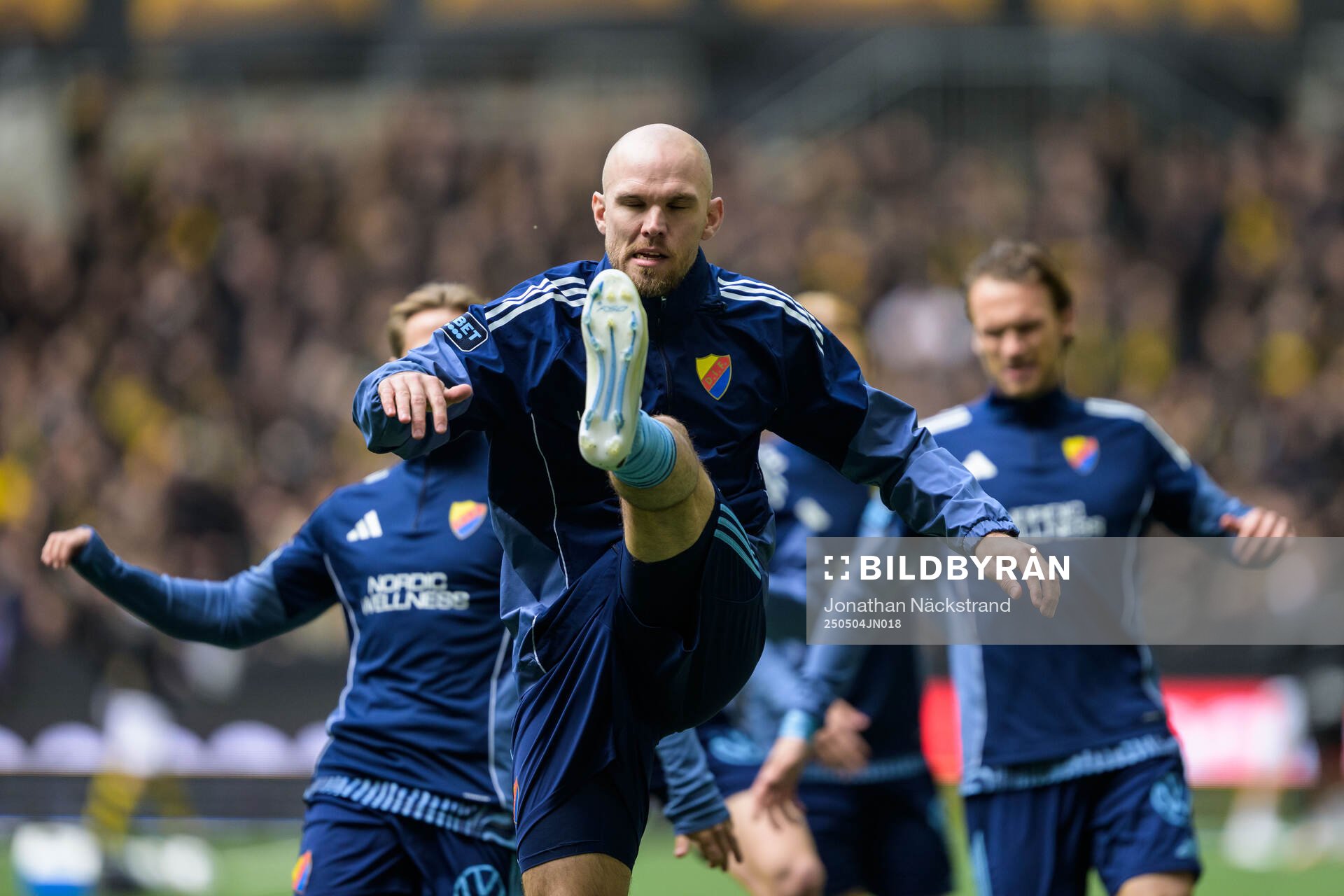 Djurgårdens Marcus Danielson under uppvärmning inför fotbollsmatchen i Allsvenskan mellan Djurgården och AIK den 4 maj 2025 i Stockholm.