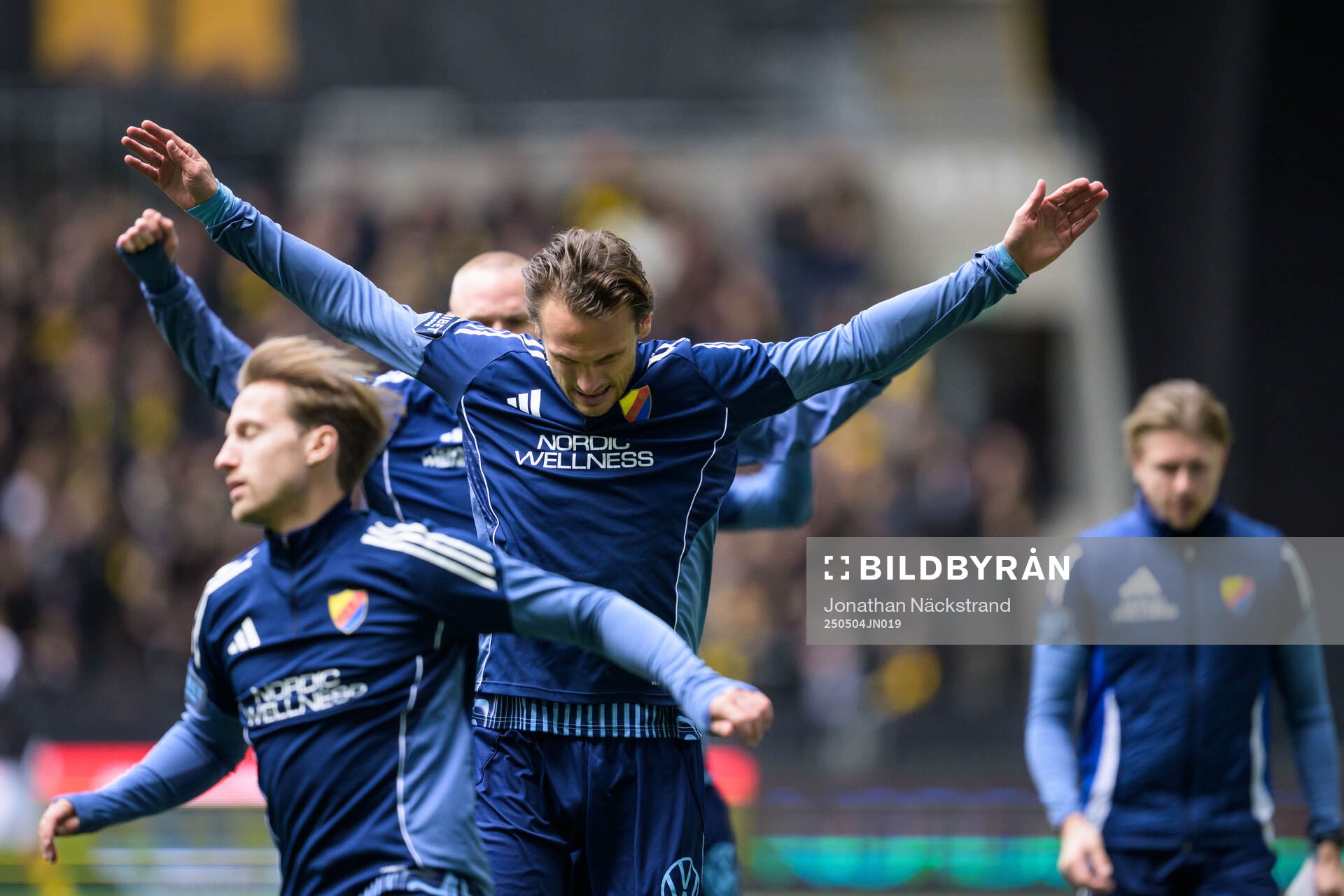 Djurgårdens Albin Ekdal under fotbollsmatchen i Allsvenskan mellan Djurgården och AIK den 4 maj 2025 i Stockholm. 