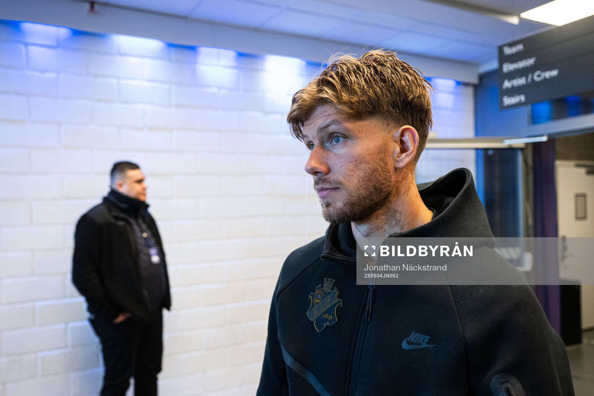 AIKs Anton Salétros i mixade zonen efter fotbollsmatchen i Allsvenskan mellan Djurgården och AIK den 4 maj 2025 i Stockholm. 