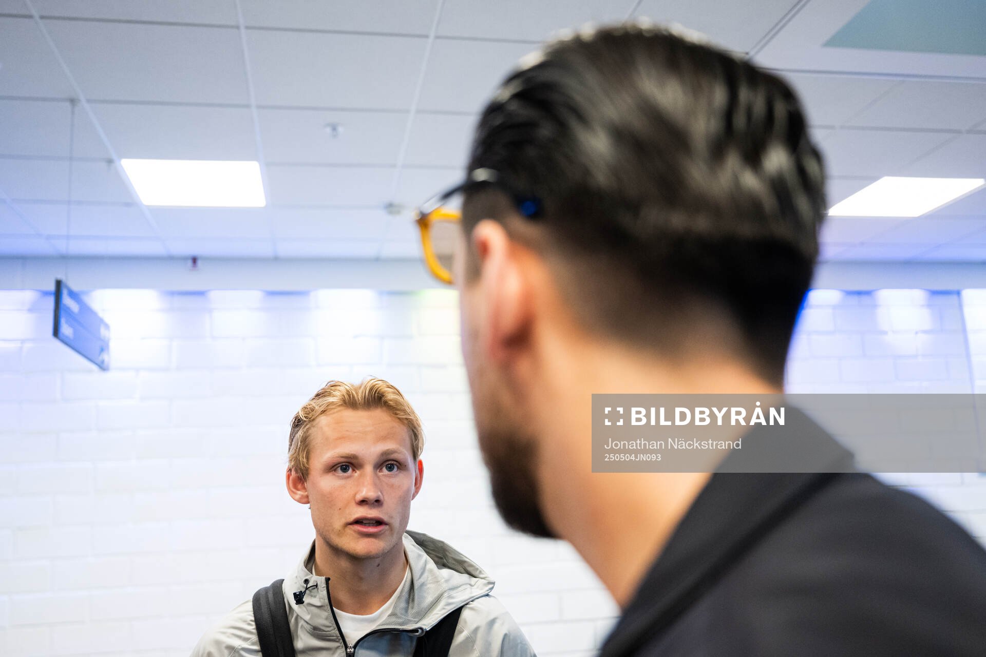 Djurgårdens Tobias Gulliksen i mixade zonen efter fotbollsmatchen i Allsvenskan mellan Djurgården och AIK den 4 maj 2025 i Stockholm. 