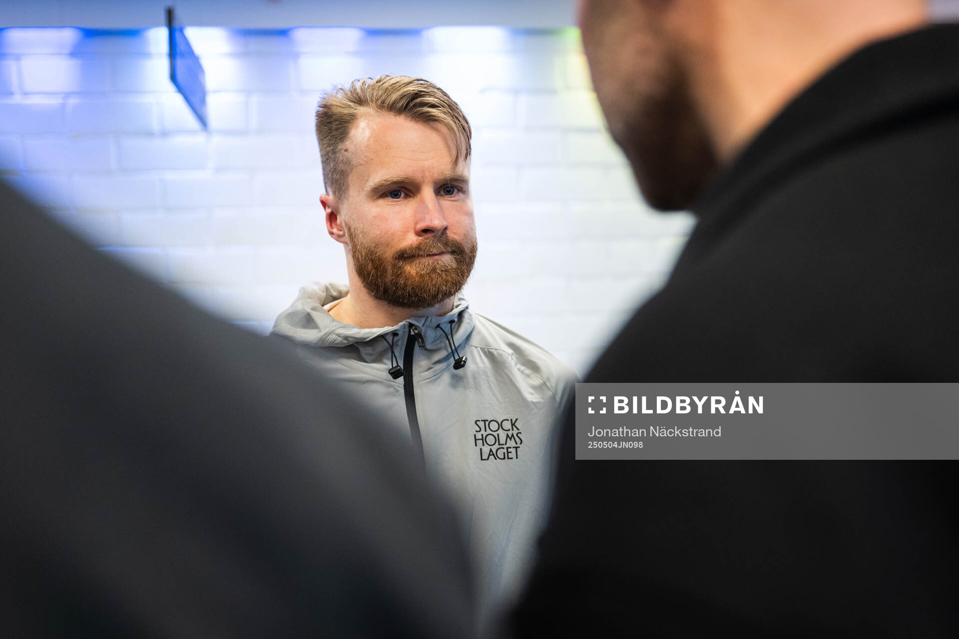 Djurgårdens Jacob Une i mixade zonen