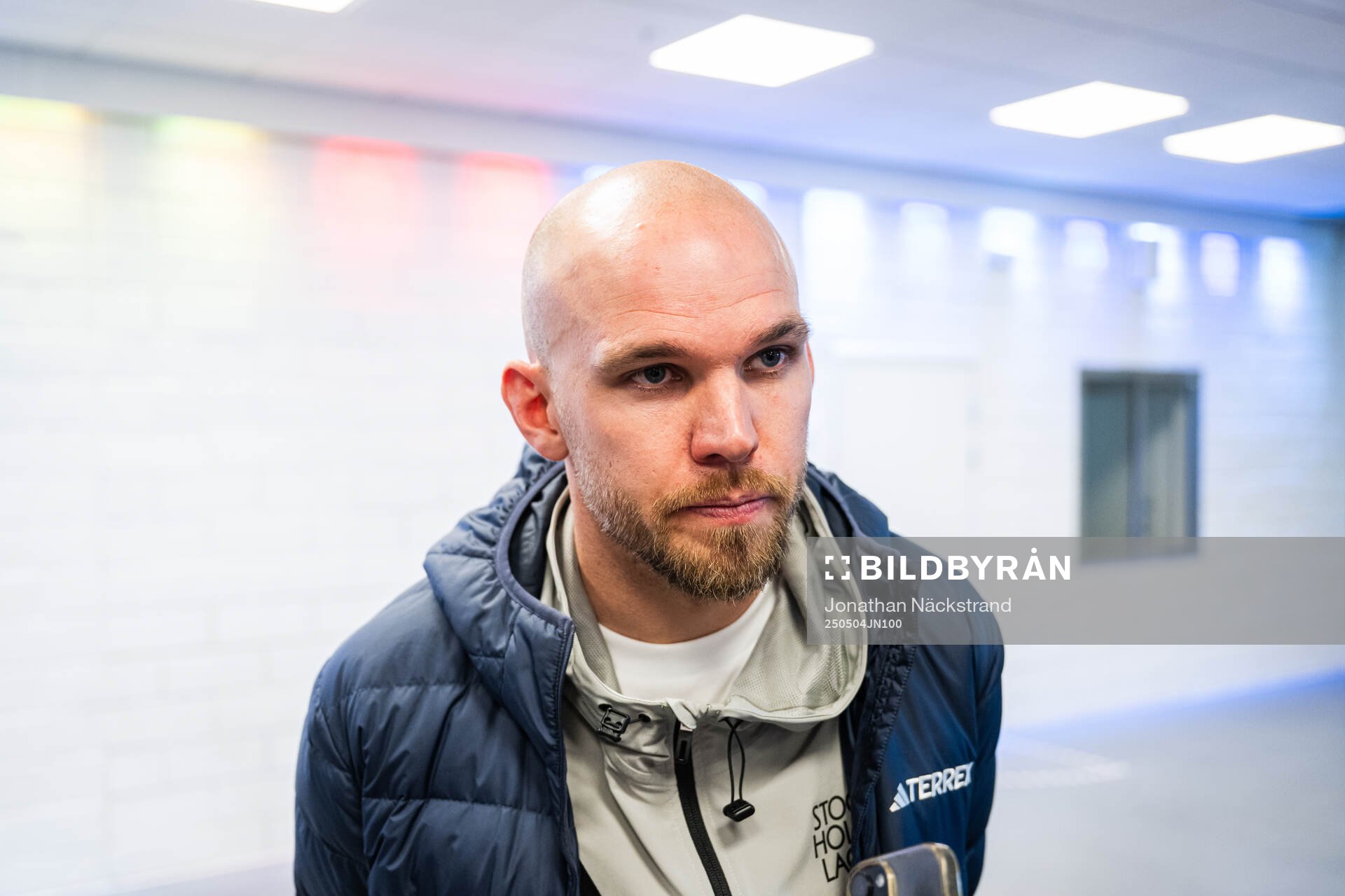Djurgårdens Marcus Danielson i mixade zonen efter fotbollsmatchen i Allsvenskan mellan Djurgården och AIK den 4 maj 2025 i Stockholm. 