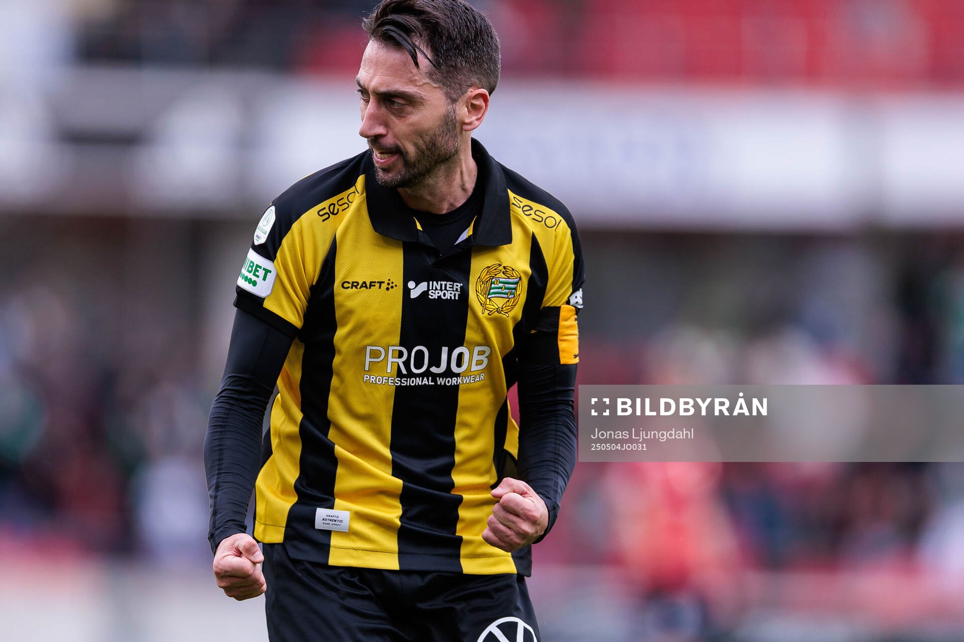 Hammarbys Nahir Besara jublar efter 0-3 under fotbollsmatchen i Allsvenskan mellan Öster och Hammarby den 4 maj 2025 i Växjö. 