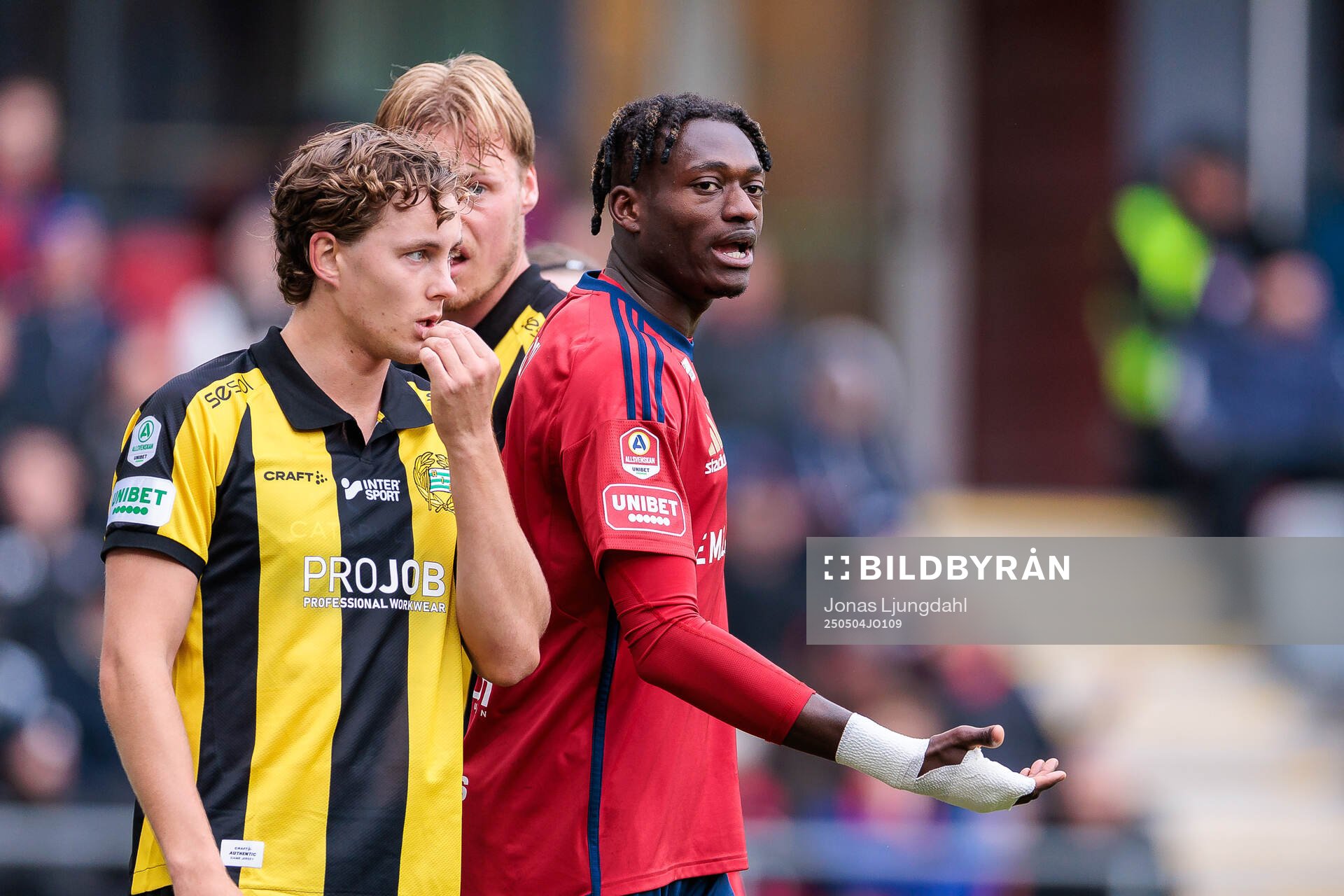 Östers Kingsley Gyamfi under fotbollsmatchen i Allsvenskan mellan Öster och Hammarby den 4 maj 2025 i Växjö. 