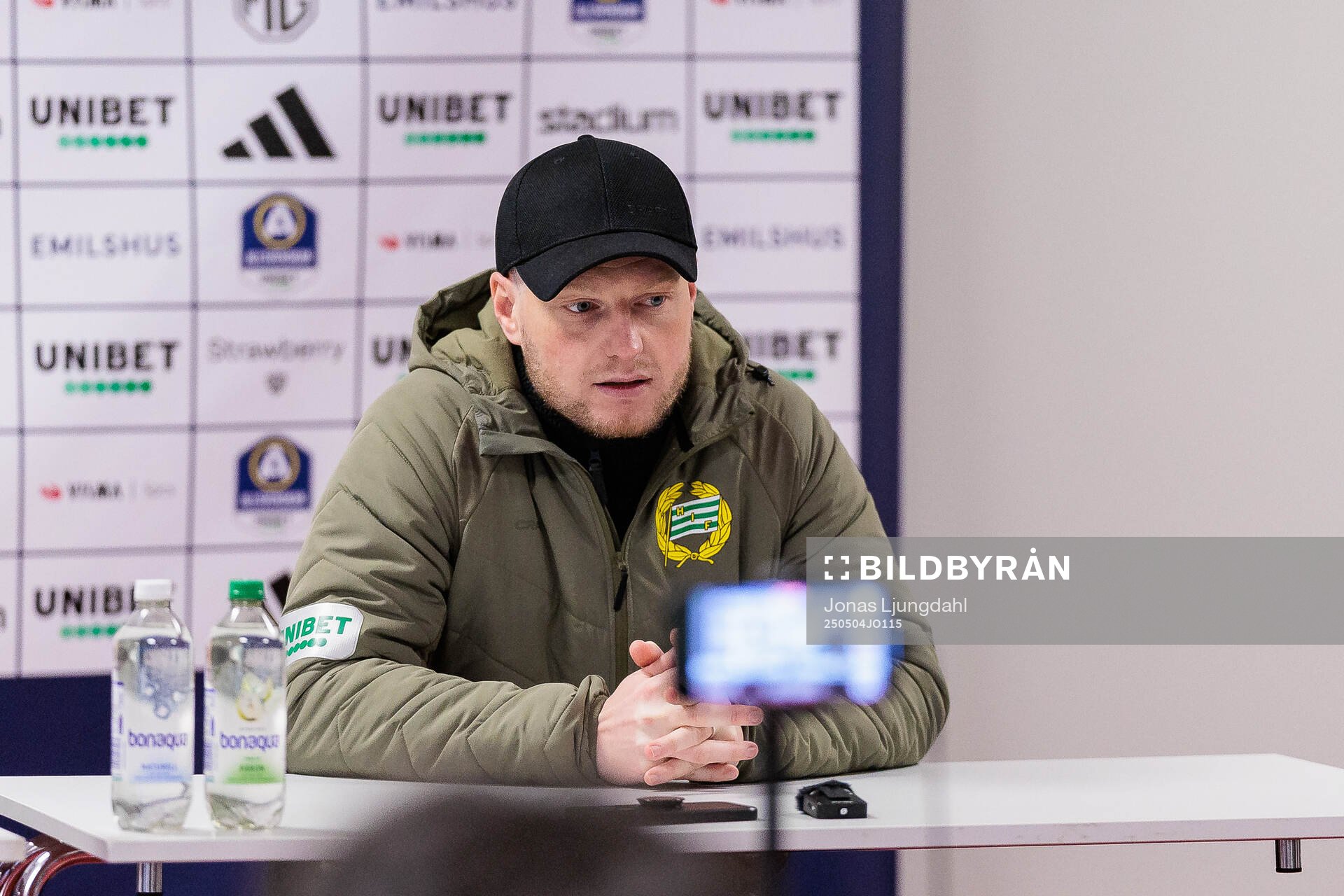 Hammarbys tränare Kim Hellberg  på presskonferens efter fotbollsmatchen i Allsvenskan mellan Öster och Hammarby den 4 maj 2025 i Växjö. 