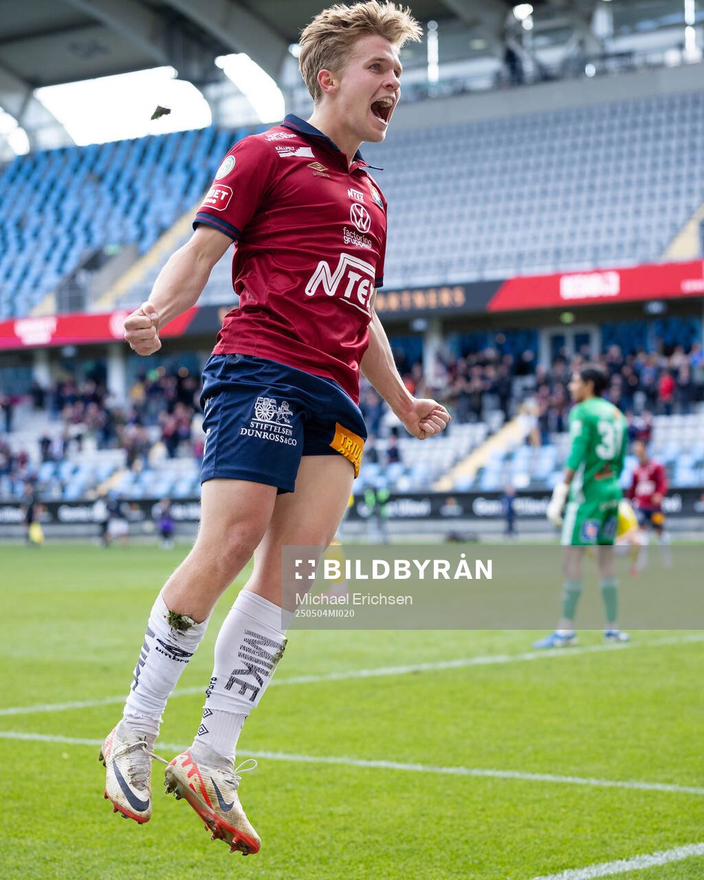 Örgrytes Isak Dahlqvist jublar efter 4-2 under fotbollsmatchen i Superettan mellan Örgryte och Falkenberg den 4 maj 2025 i Göteborg. 