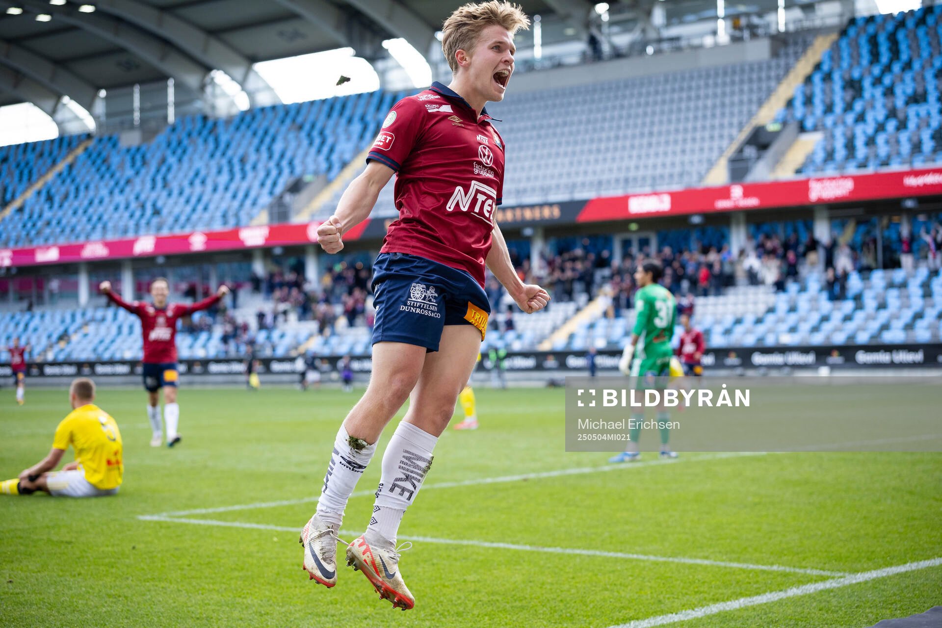 Örgrytes Isak Dahlqvist jublar efter 4-2 under fotbollsmatchen i Superettan mellan Örgryte och Falkenberg den 4 maj 2025 i Göteborg. 