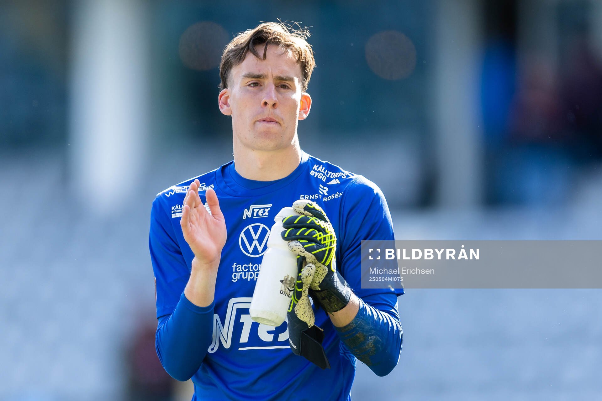 Örgrytes målvakt Hampus Gustafsson efter fotbollsmatchen i Superettan mellan Örgryte och Falkenberg den 4 maj 2025 i Göteborg. 