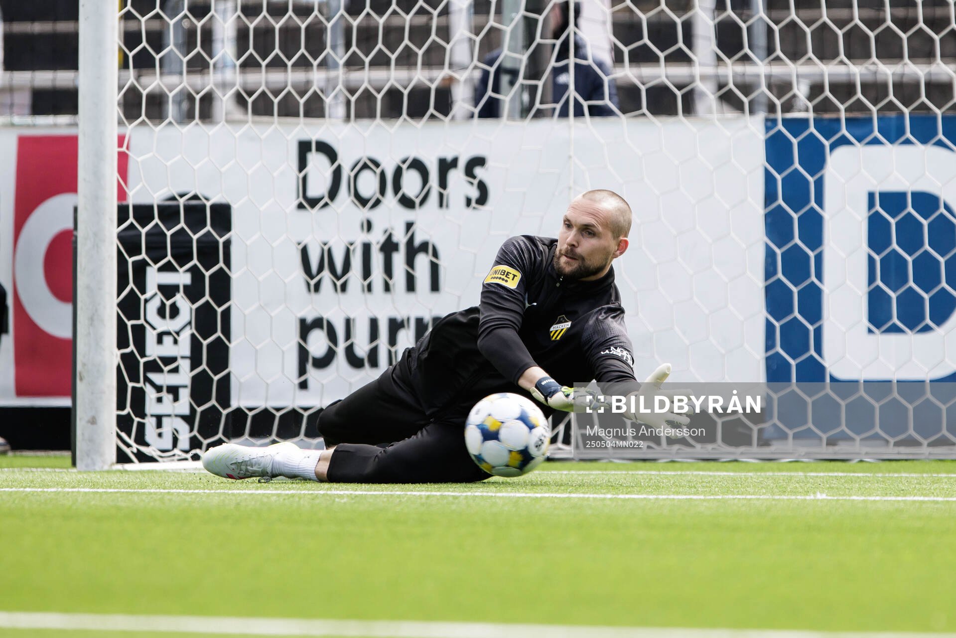 Häckens målvakt Oscar Jansson inför fotbollsmatchen i Allsvenskan mellan IFK Norrköping och Häcken den 4 maj 2025 i Norrköping. 