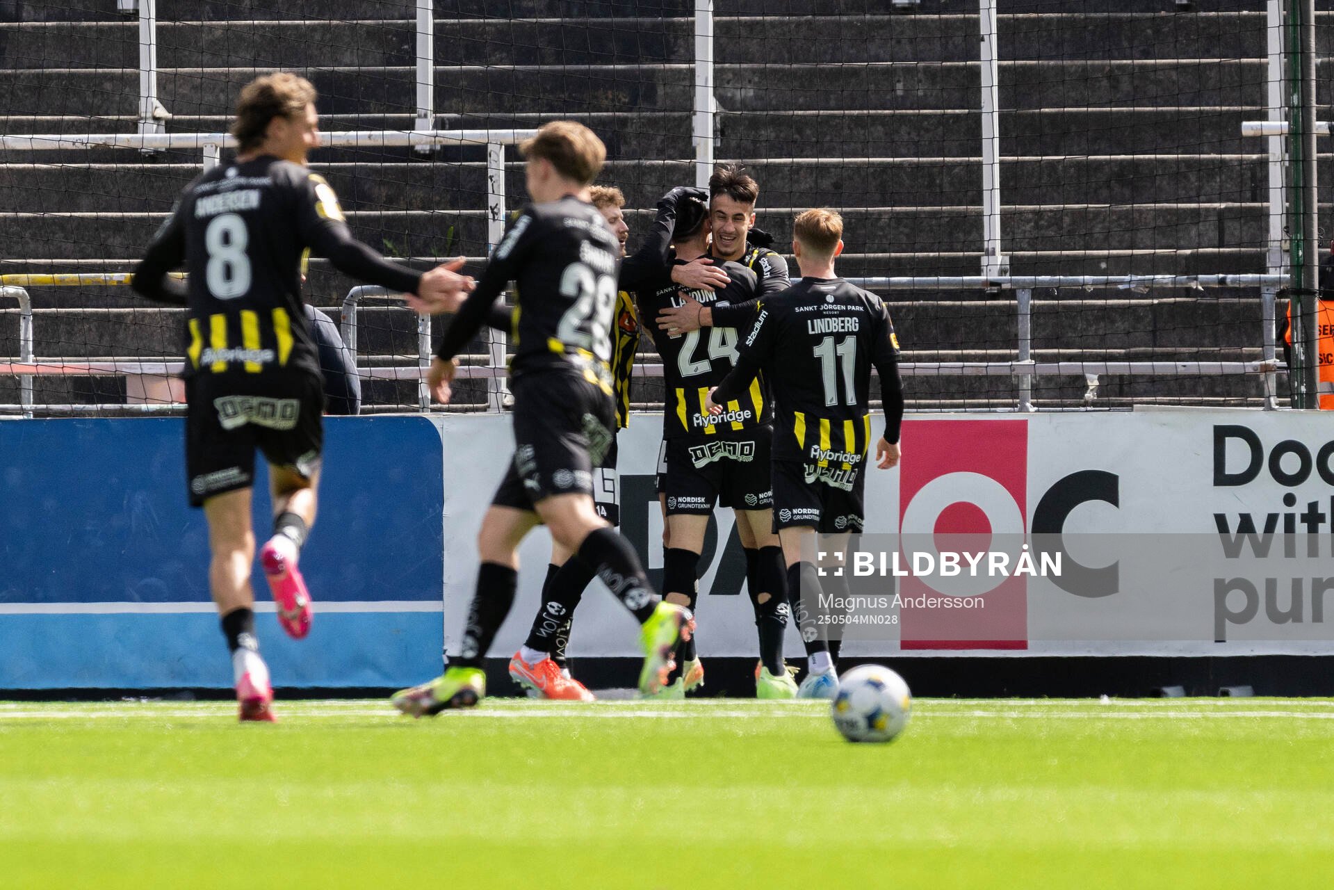Häckens Srdjan Hrstic jublar
