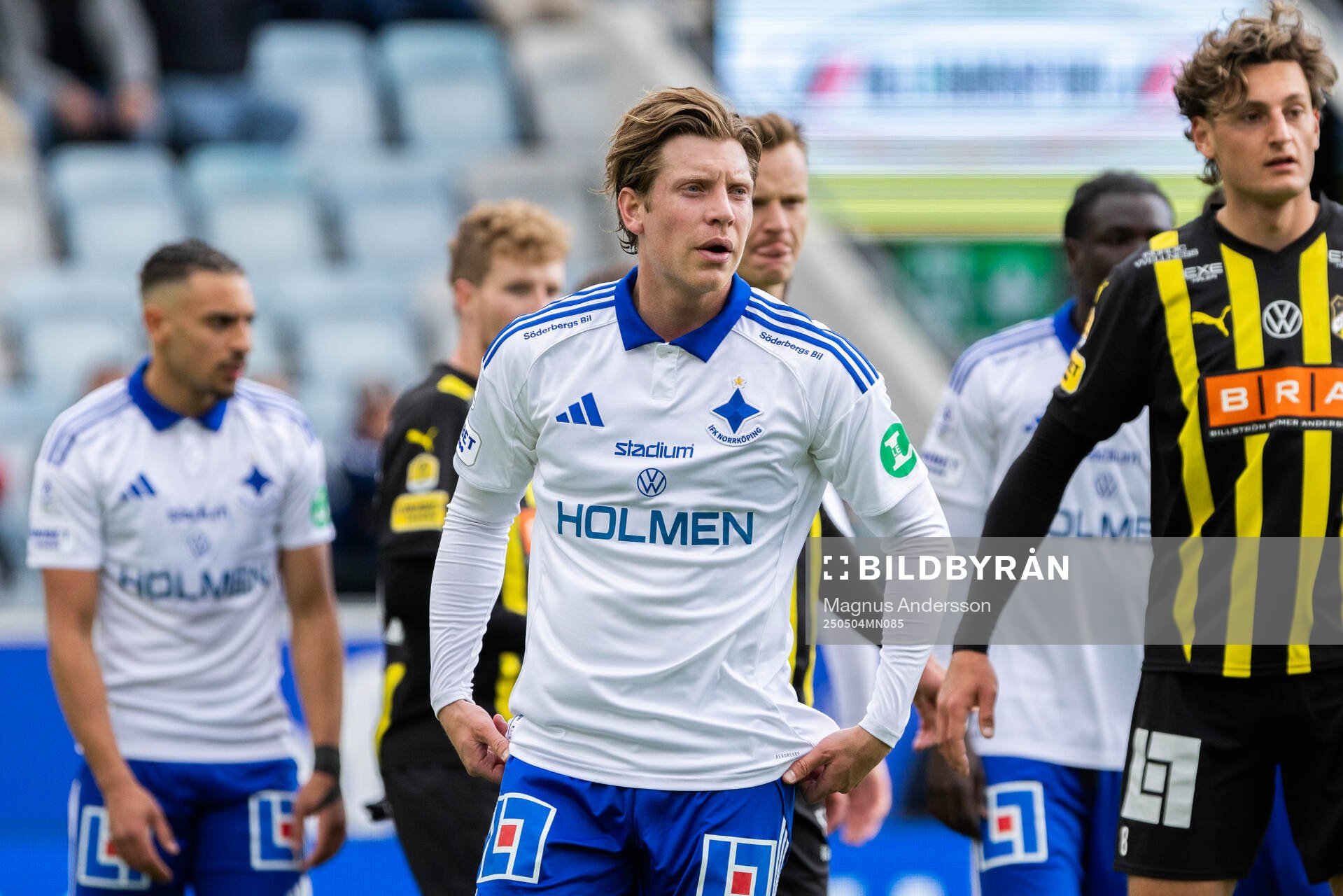 IFK Norrköpings Alexander Fransson under fotbollsmatchen i Allsvenskan mellan IFK Norrköping och Häcken den 4 maj 2025 i Norrköping.