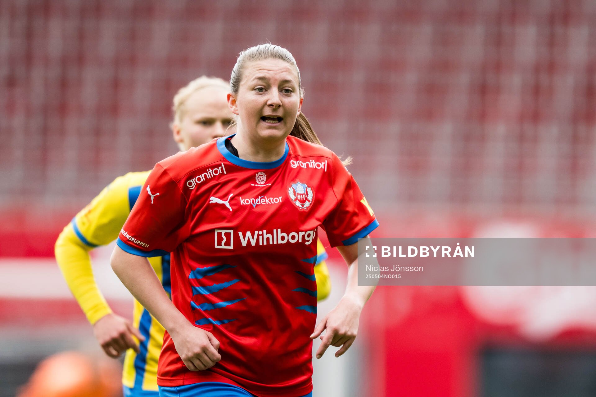 Helsingborgs Kajsa Arthursson under fotbollsmatchen i Division 1 södra mellan Helsingborg och Eskilsminne den 4 maj 2025 i Helsingborg.