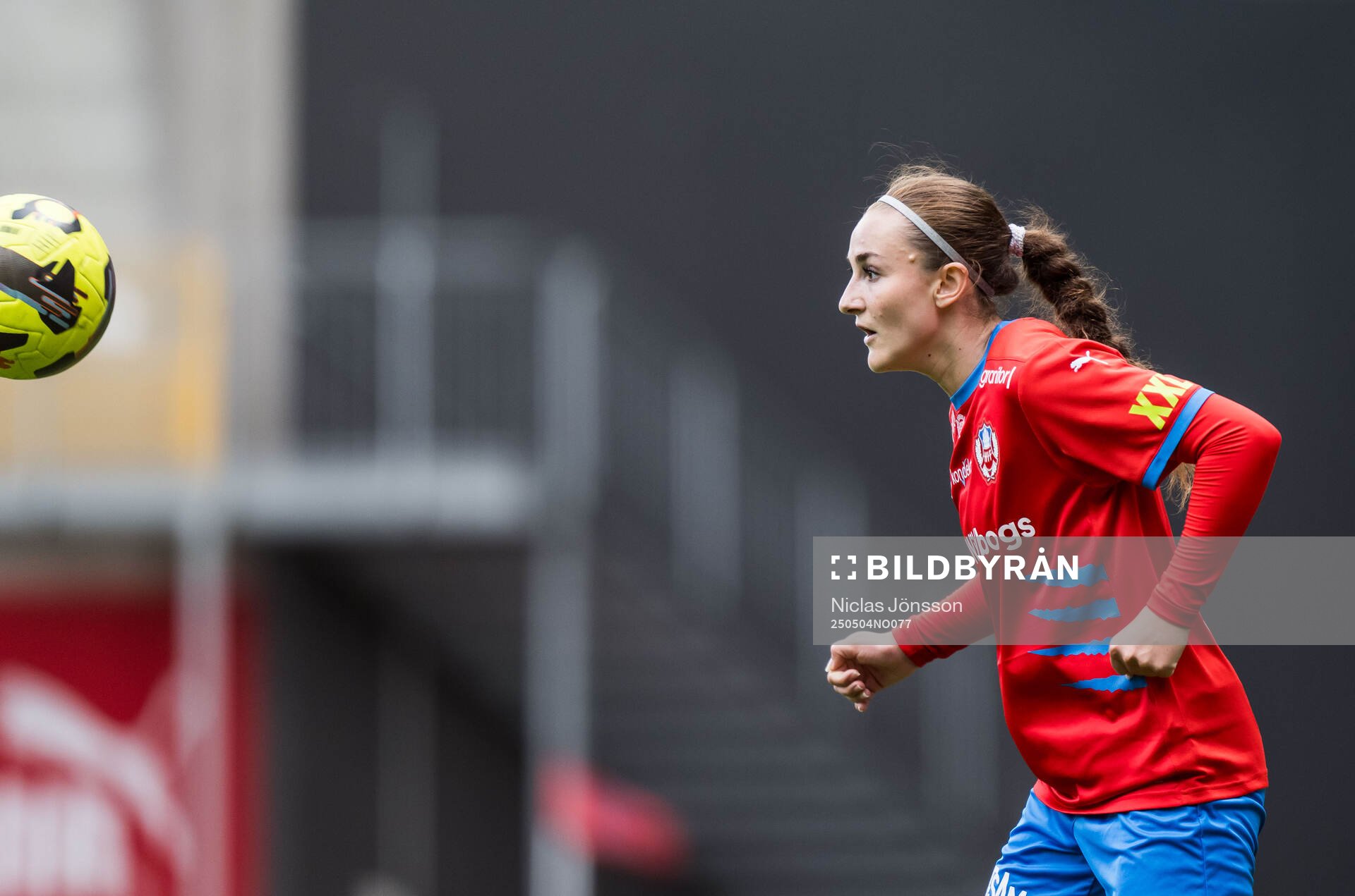 Helsingborgs Cassandra Paulsson under fotbollsmatchen i Division 1 södra mellan Helsingborg och Eskilsminne den 4 maj 2025 i Helsingborg.