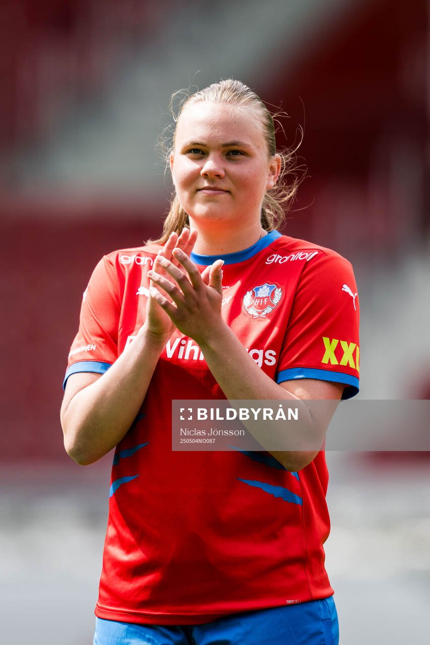 Helsingborgs Arna Thrainsdottir inför fotbollsmatchen i Division 1 södra mellan Helsingborg och Eskilsminne den 4 maj 2025 i Helsingborg.