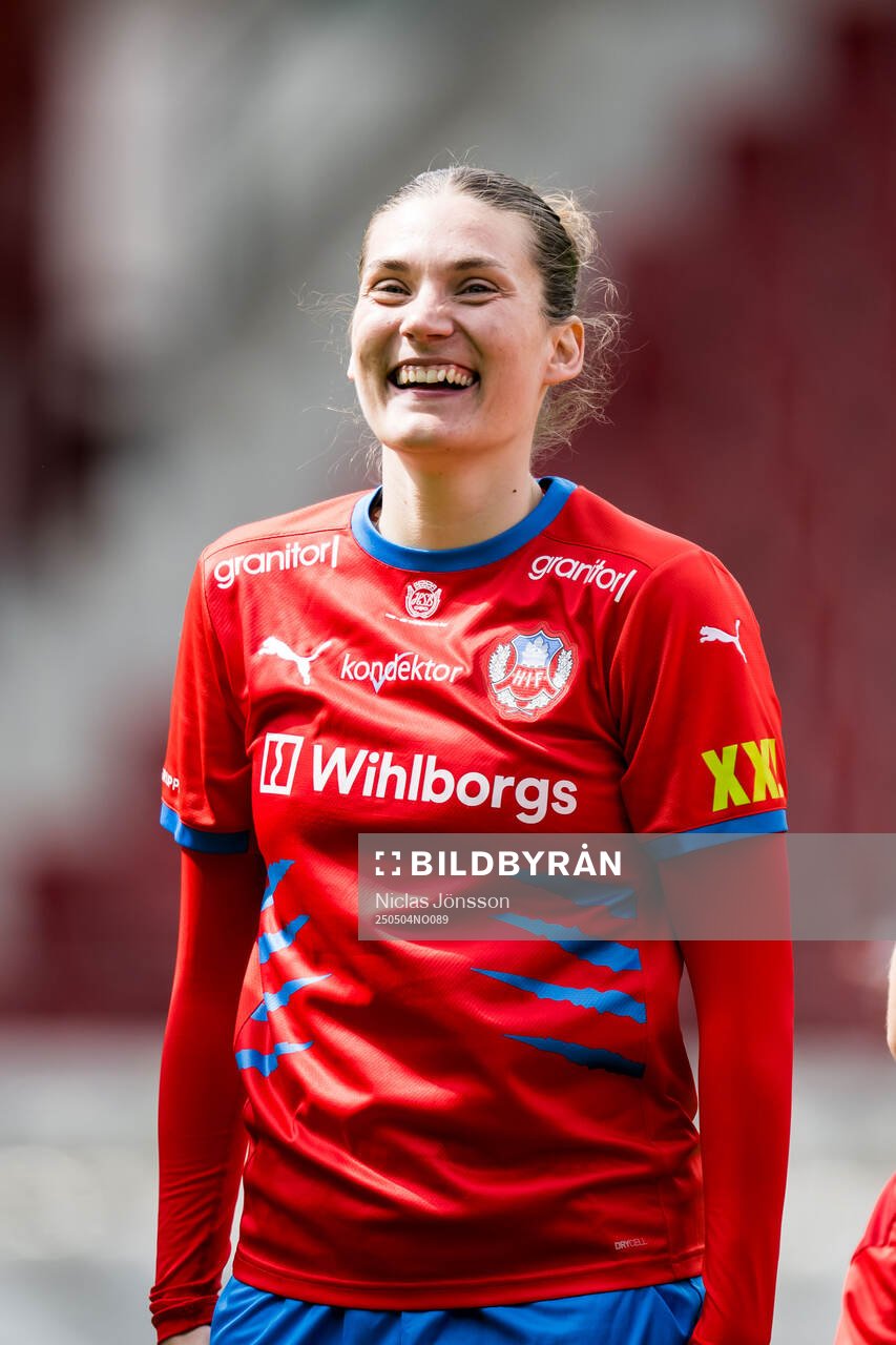 Helsingborgs Hanna Lundell inför fotbollsmatchen i Division 1 södra mellan Helsingborg och Eskilsminne den 4 maj 2025 i Helsingborg.