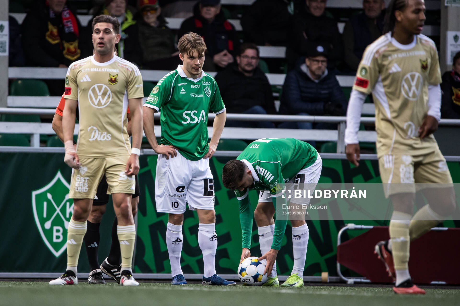 Brages Gustav Berggren under fotbollsmatchen i Superettan mellan Brage och Östersund den 5 maj 2025 i Borlänge. 