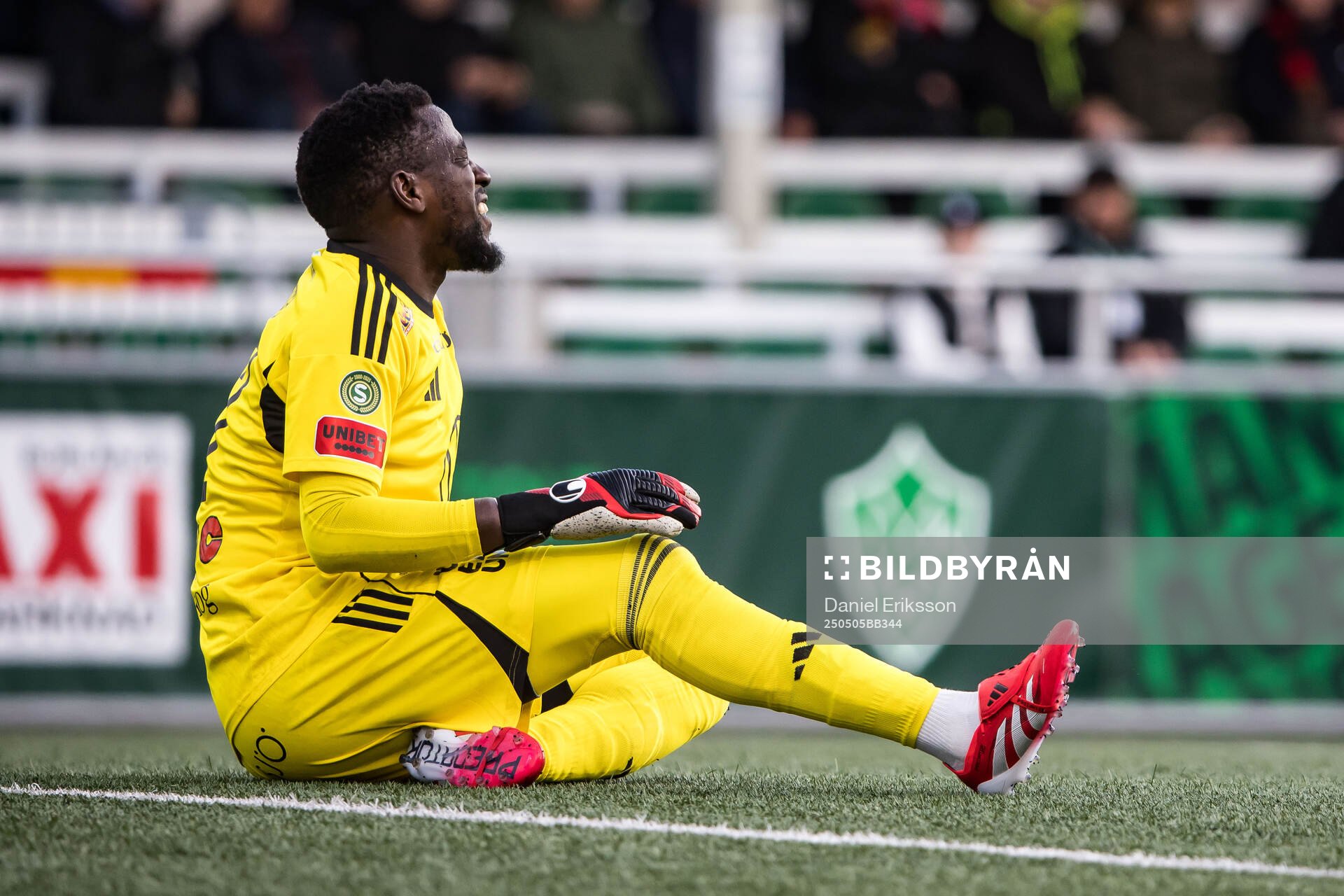 Östersunds Arnold Otieno under fotbollsmatchen i Superettan mellan Brage och Östersund den 5 maj 2025 i Borlänge. 