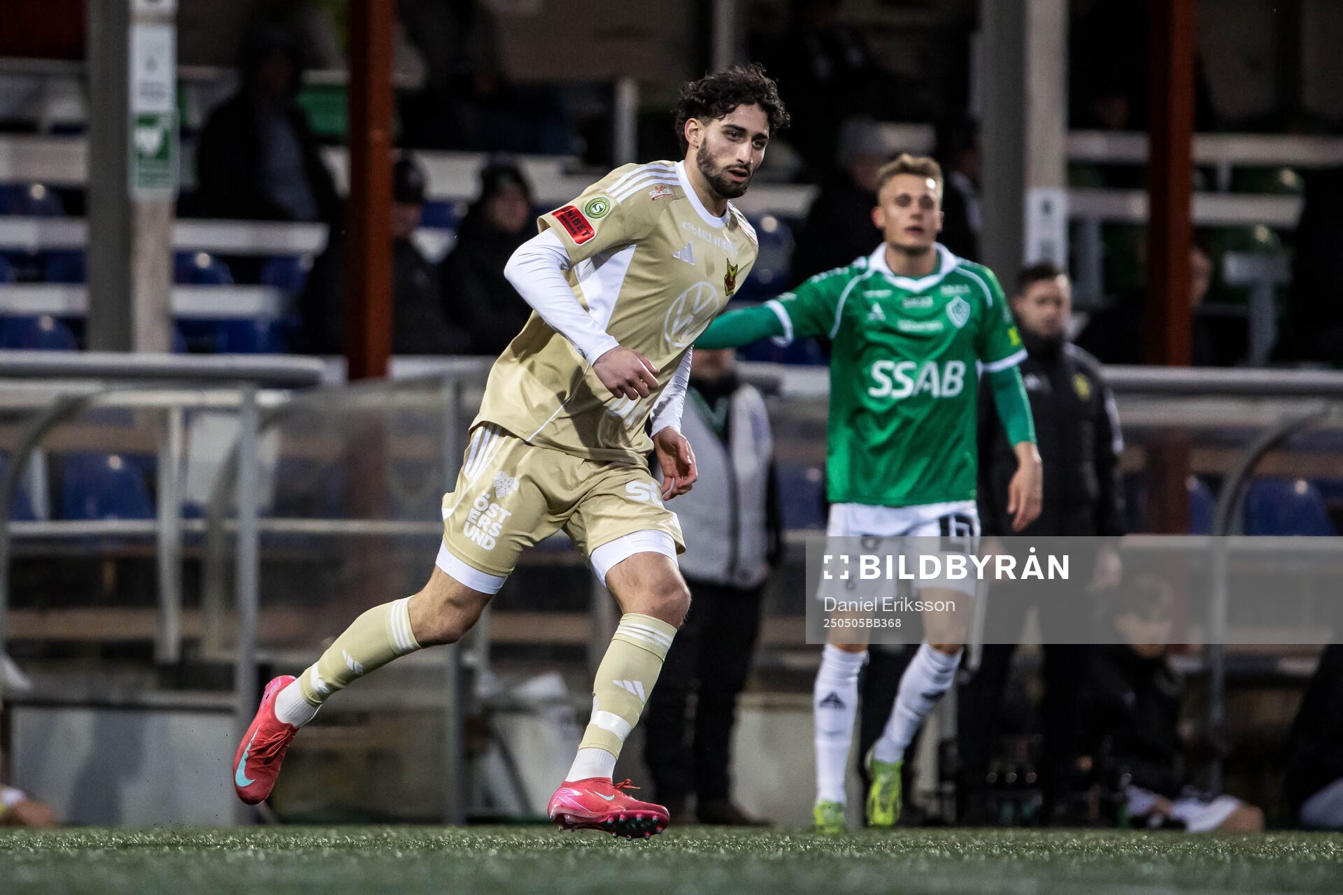 Östersunds Edgar Sarkis Navassardian under fotbollsmatchen i Superettan mellan Brage och Östersund den 5 maj 2025 i Borlänge. 