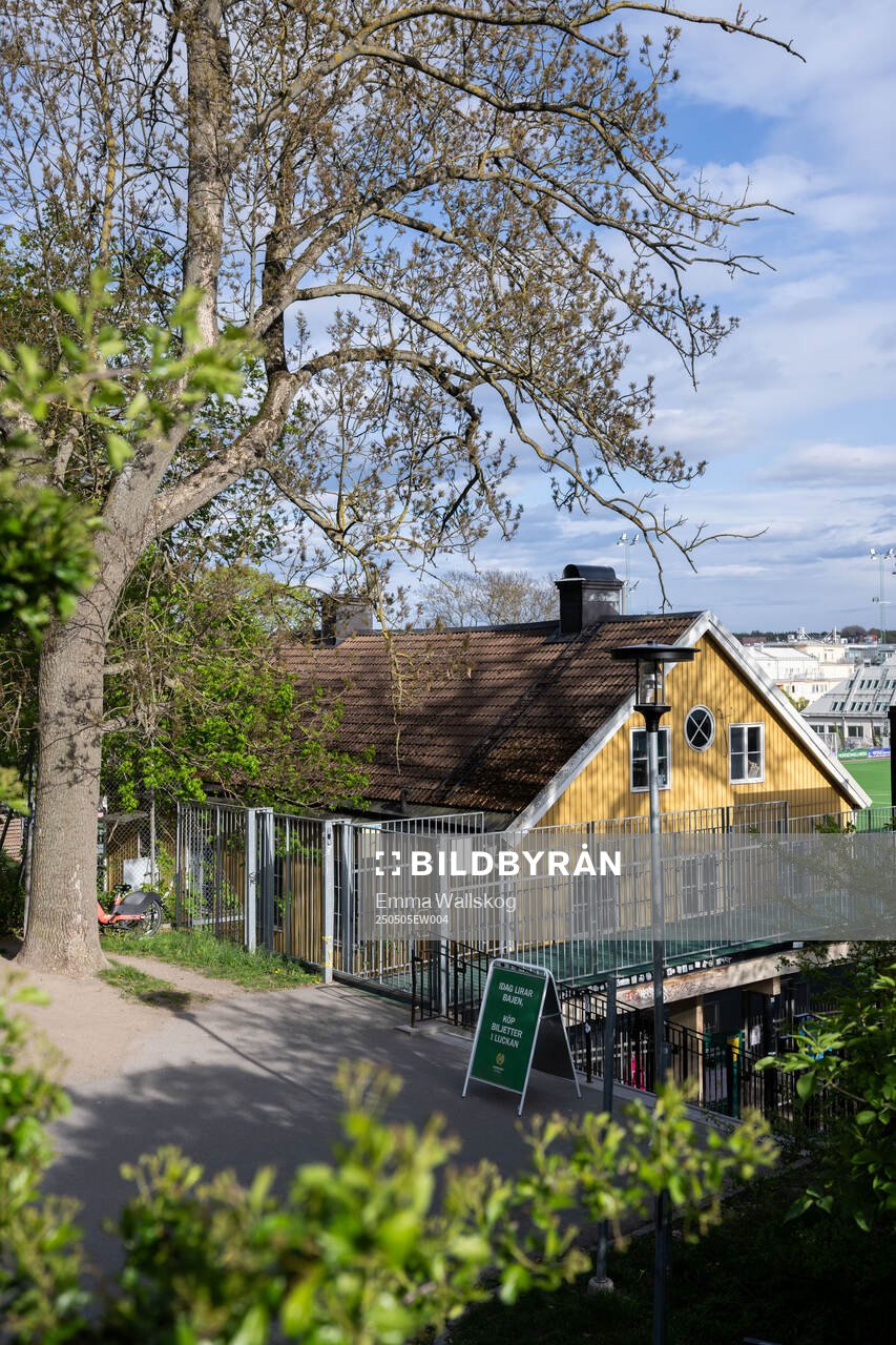 Exteriör vy över Hammarby IP inför fotbollsmatchen i Damallsvenskan mellan Hammarby och Häcken den 5 maj 2025 i Stockholm. 