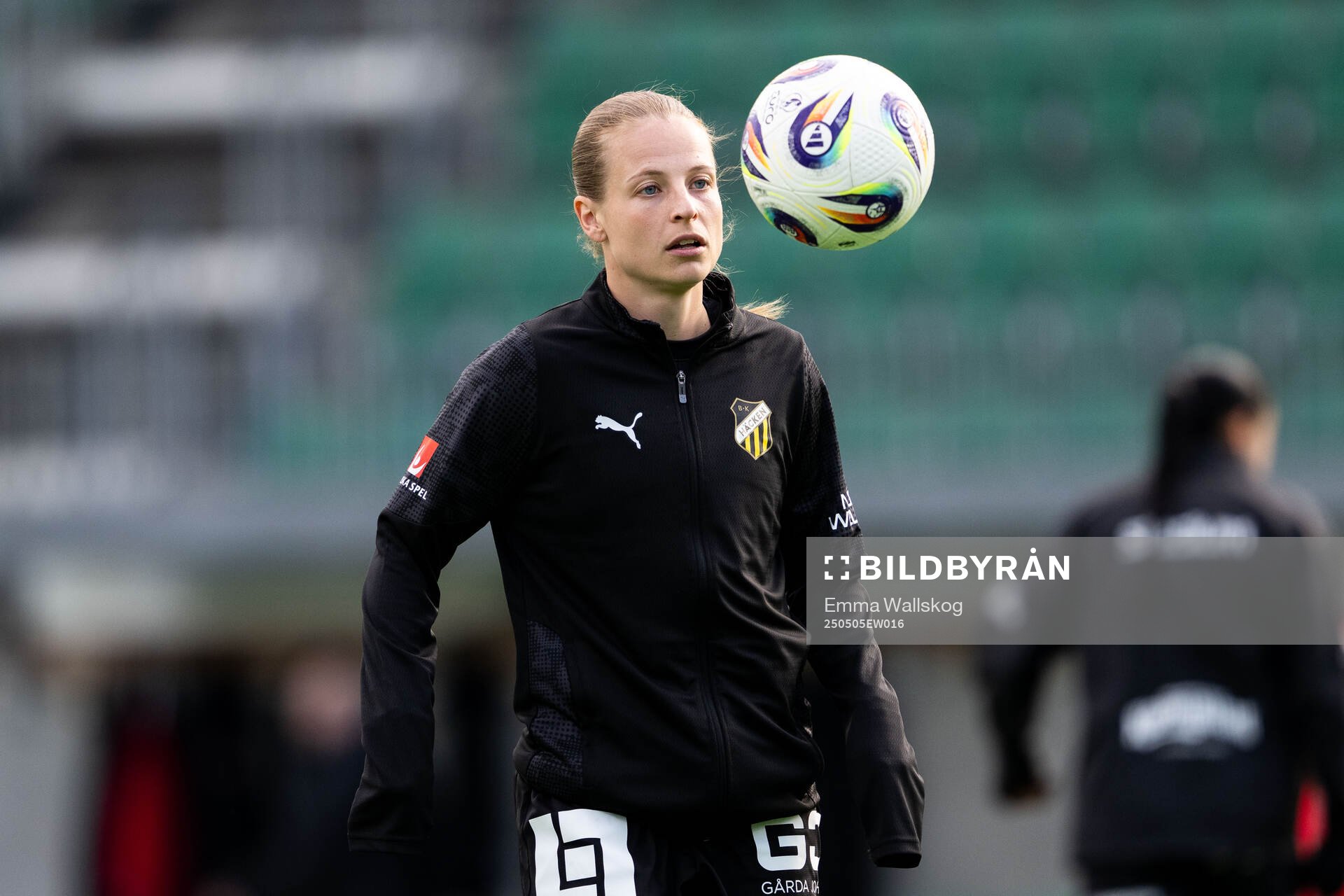 Häckens Anna Anvegård inför fotbollsmatchen i Damallsvenskan mellan Hammarby och Häcken den 5 maj 2025 i Stockholm. 