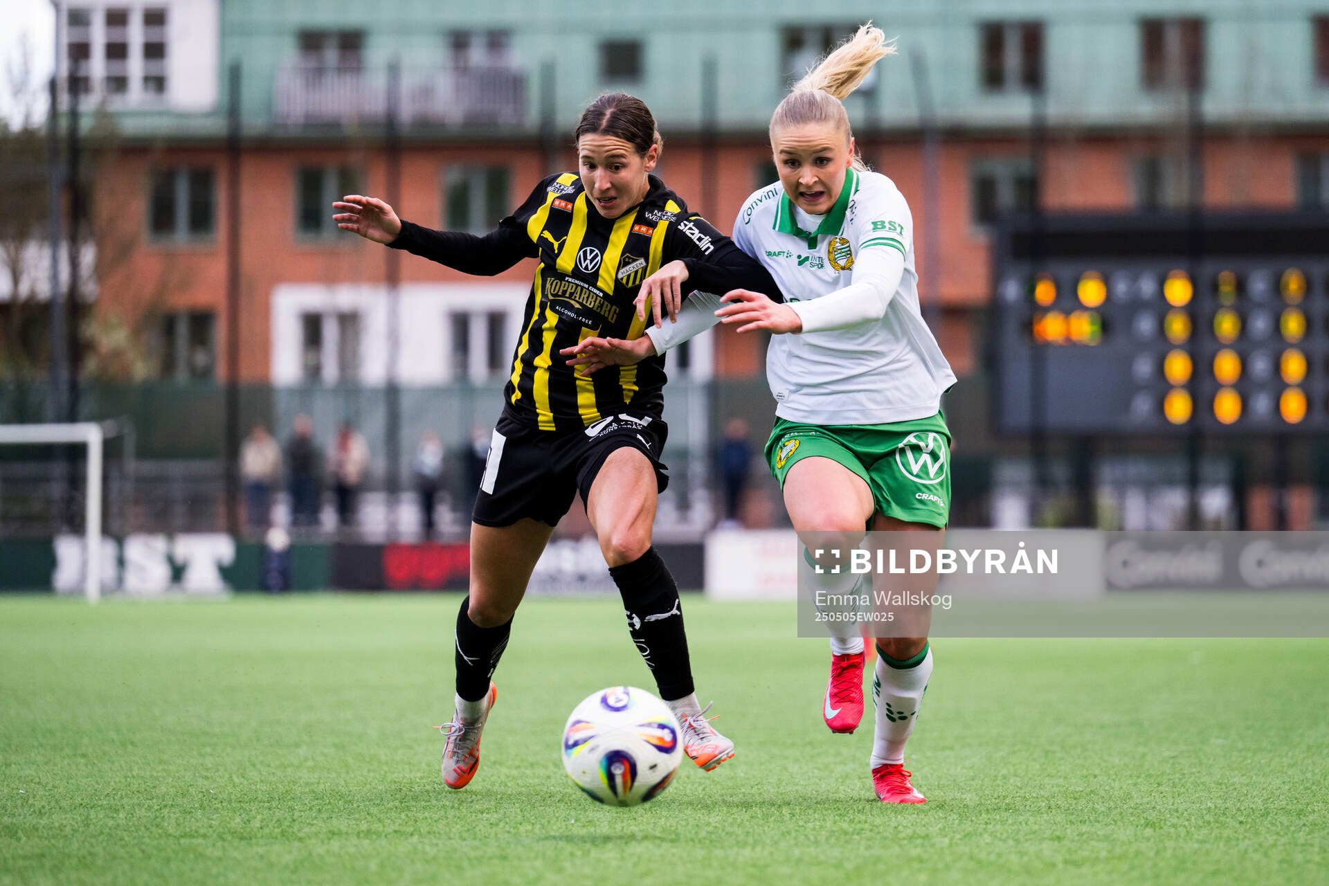 Häckens Tabby Tindell och Hammarbys Anna Jøsendal