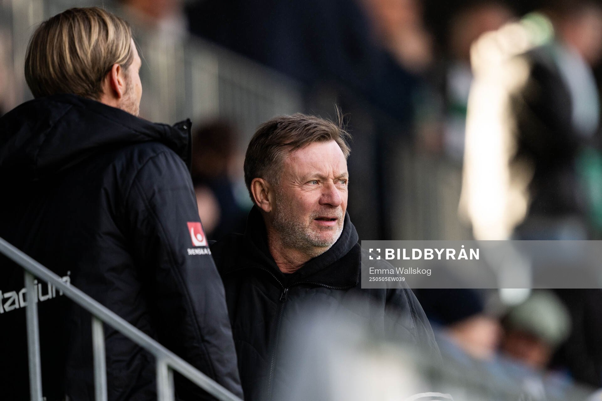 Damlandslagets förbundskapten Peter Gerhardsson inför fotbollsmatchen i Damallsvenskan mellan Hammarby och Häcken den 5 maj 2025 i Stockholm.