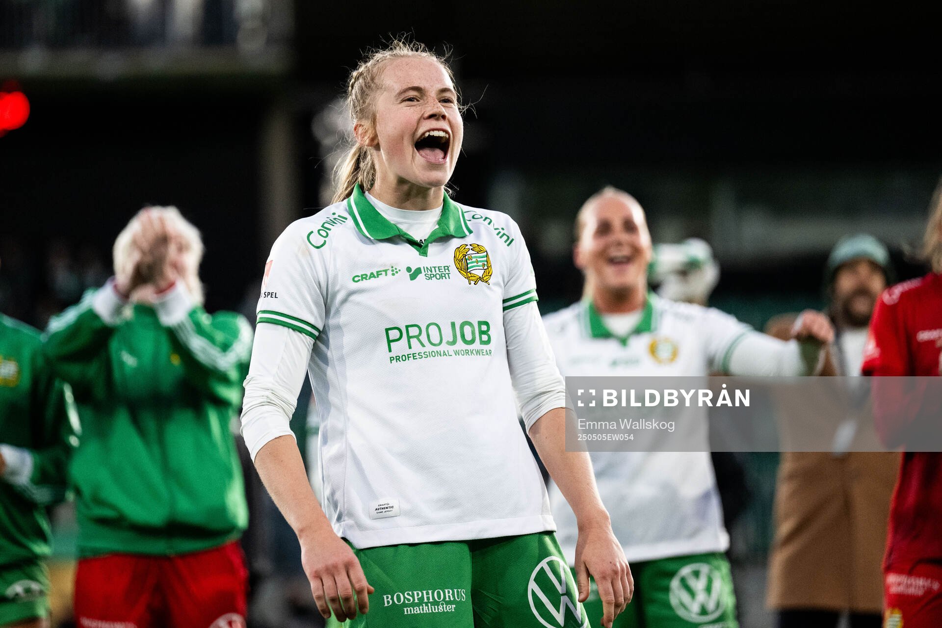 Hammarbys Julie Blakstad jublar efter fotbollsmatchen i Damallsvenskan mellan Hammarby och Häcken den 5 maj 2025 i Stockholm. 